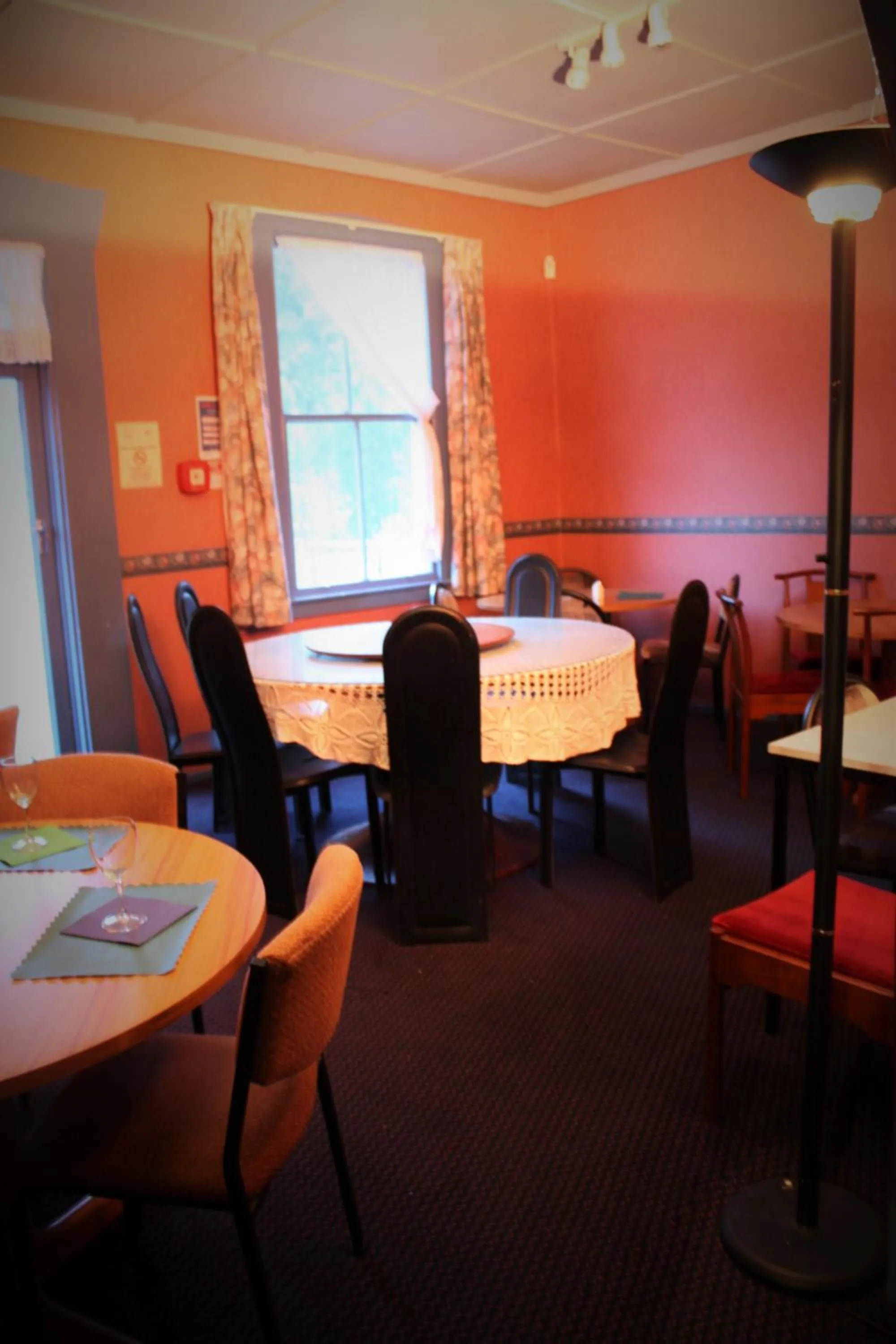 Restaurant/places to eat in Owen River Tavern & Motels