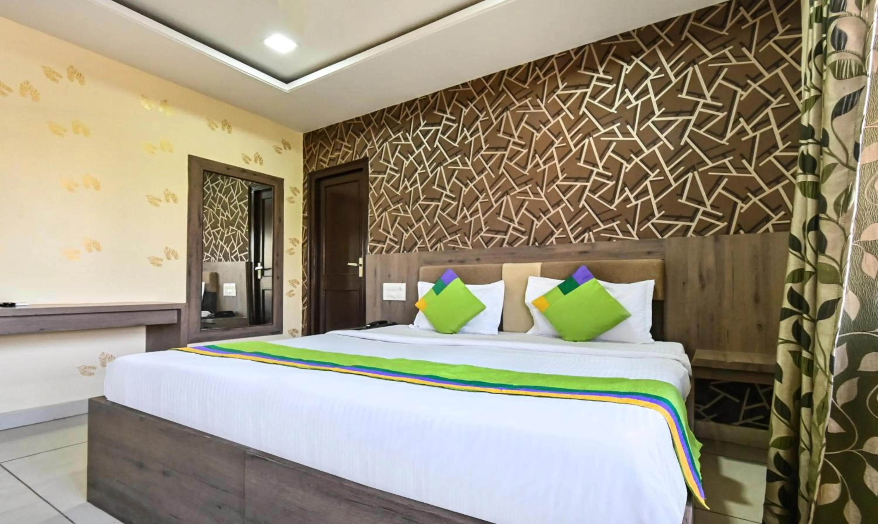 Bedroom, Bed in Treebo Siddharth