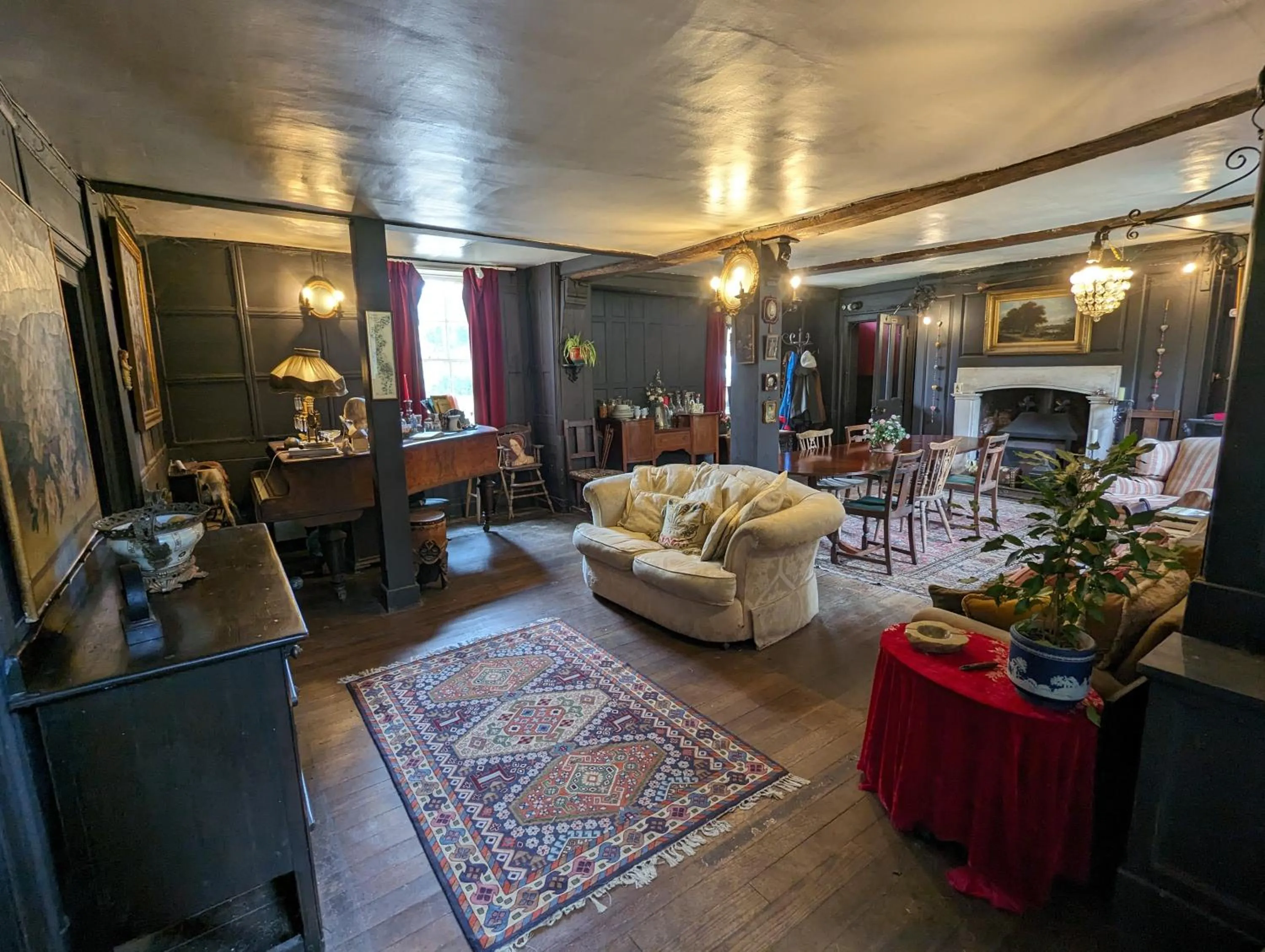 Breakfast in Old Manor House