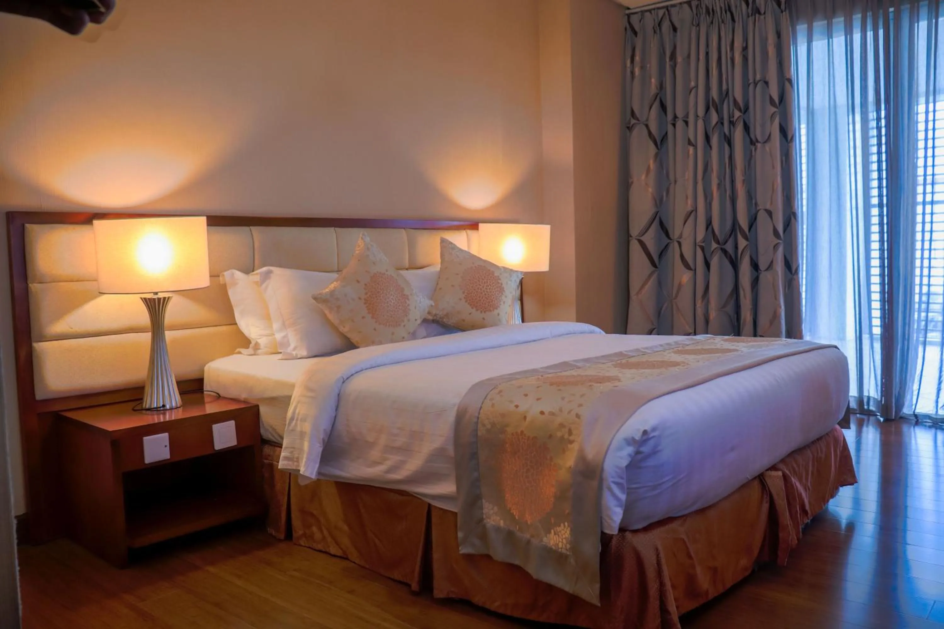 Bed in The Avenue Plaza Hotel