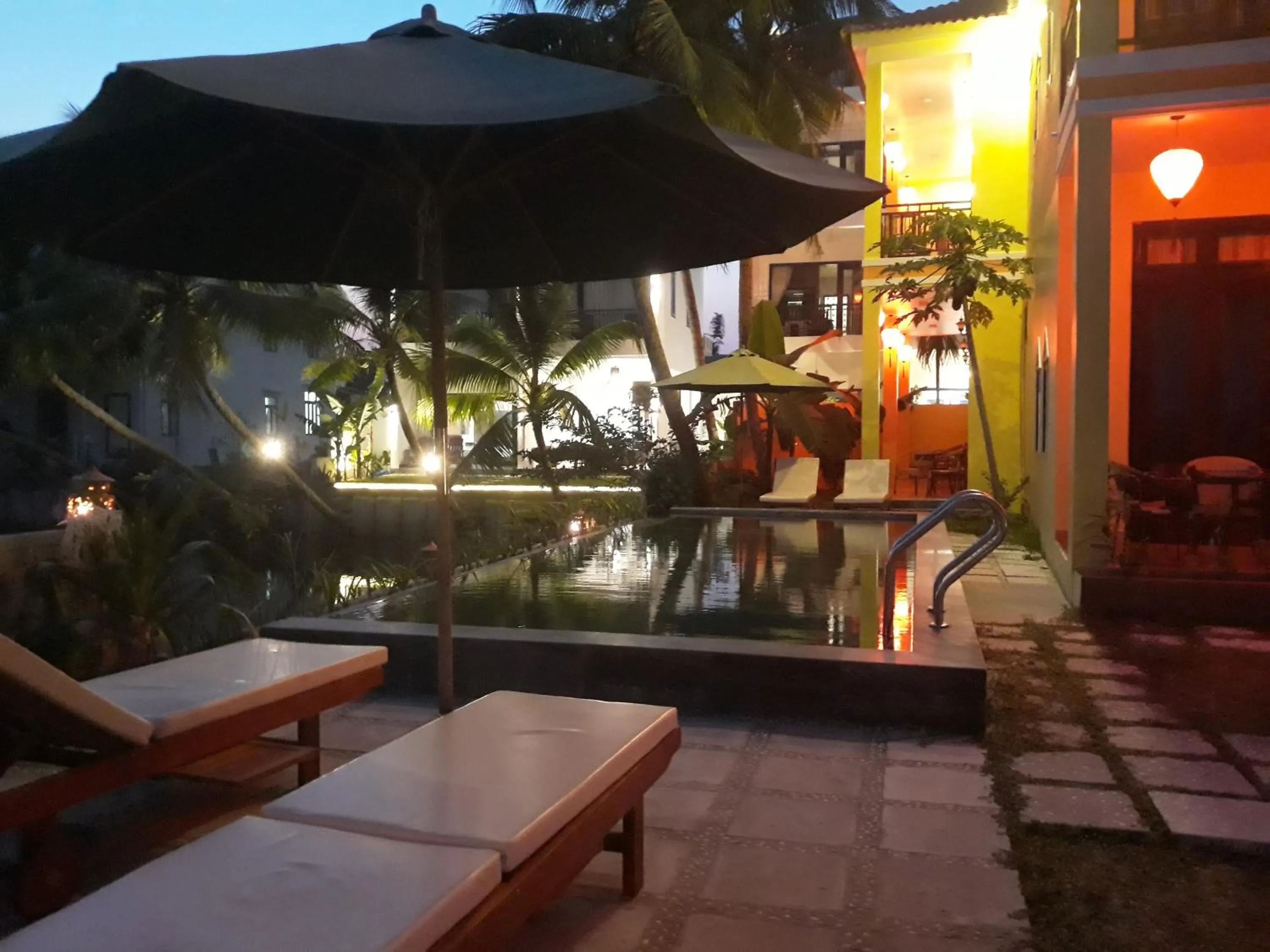 Night in Lakeview Villa Homestay