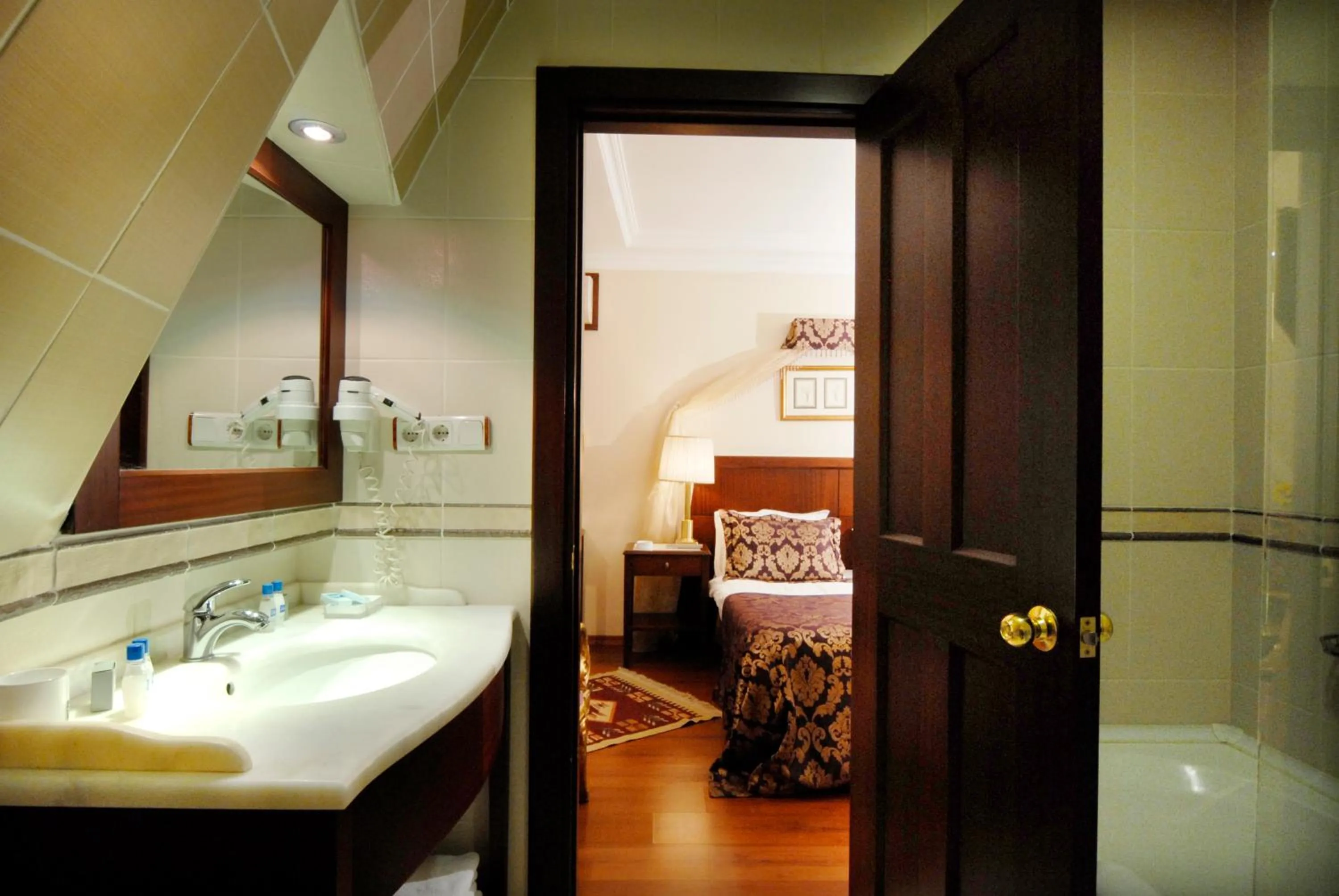 Bathroom in Hotel Daphne