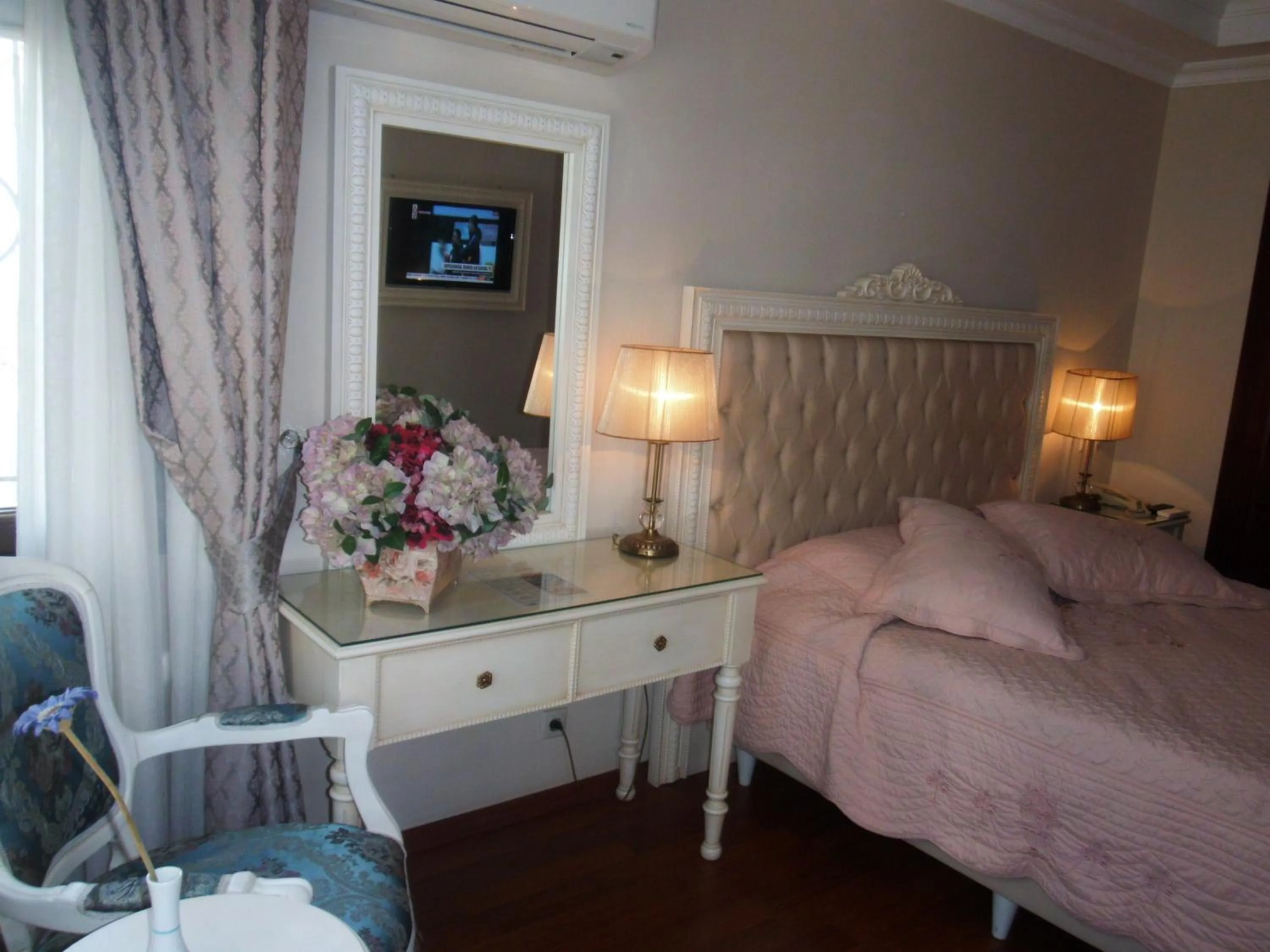 Bedroom, Bed in Hotel Daphne