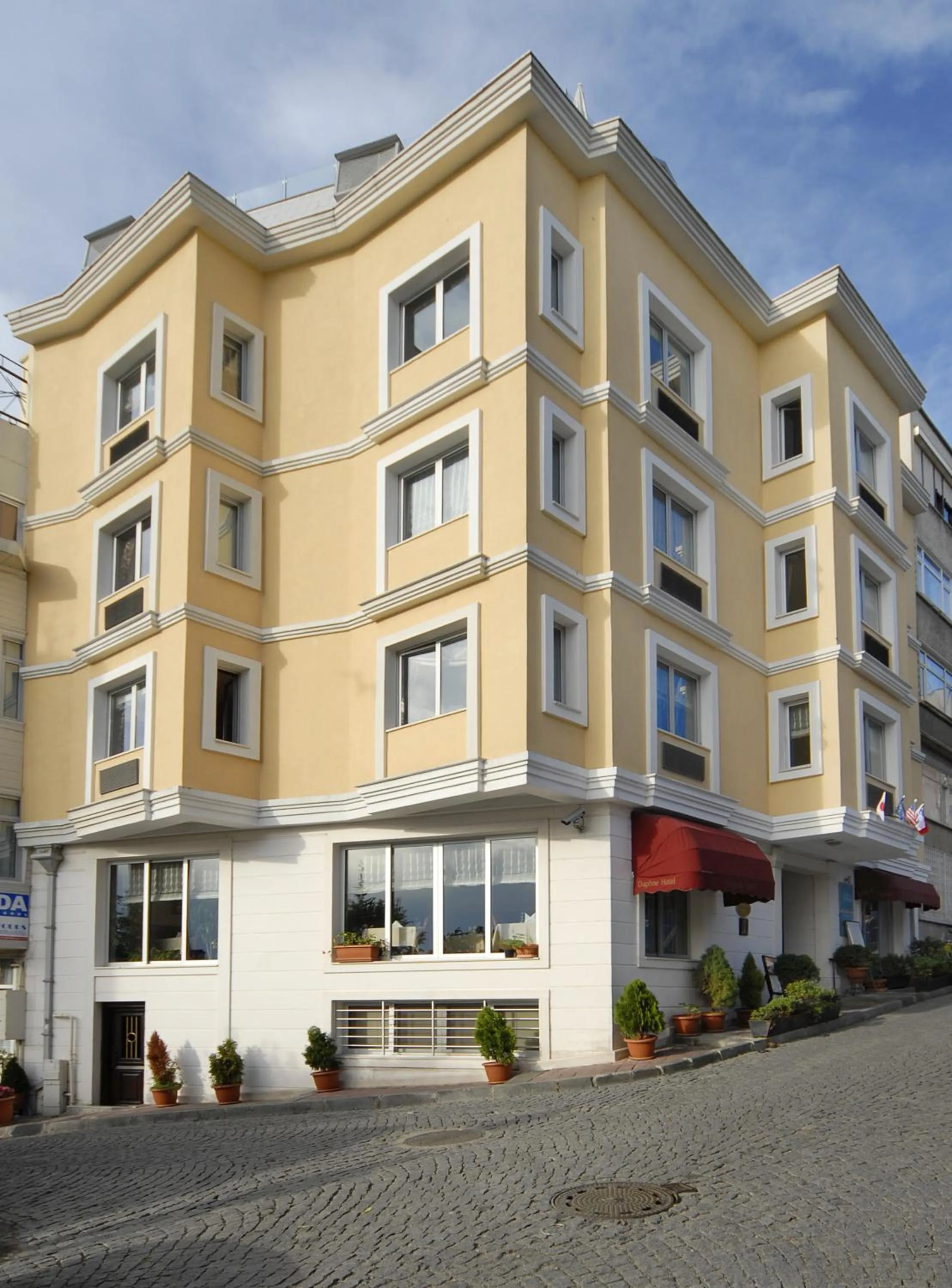 Facade/entrance in Hotel Daphne
