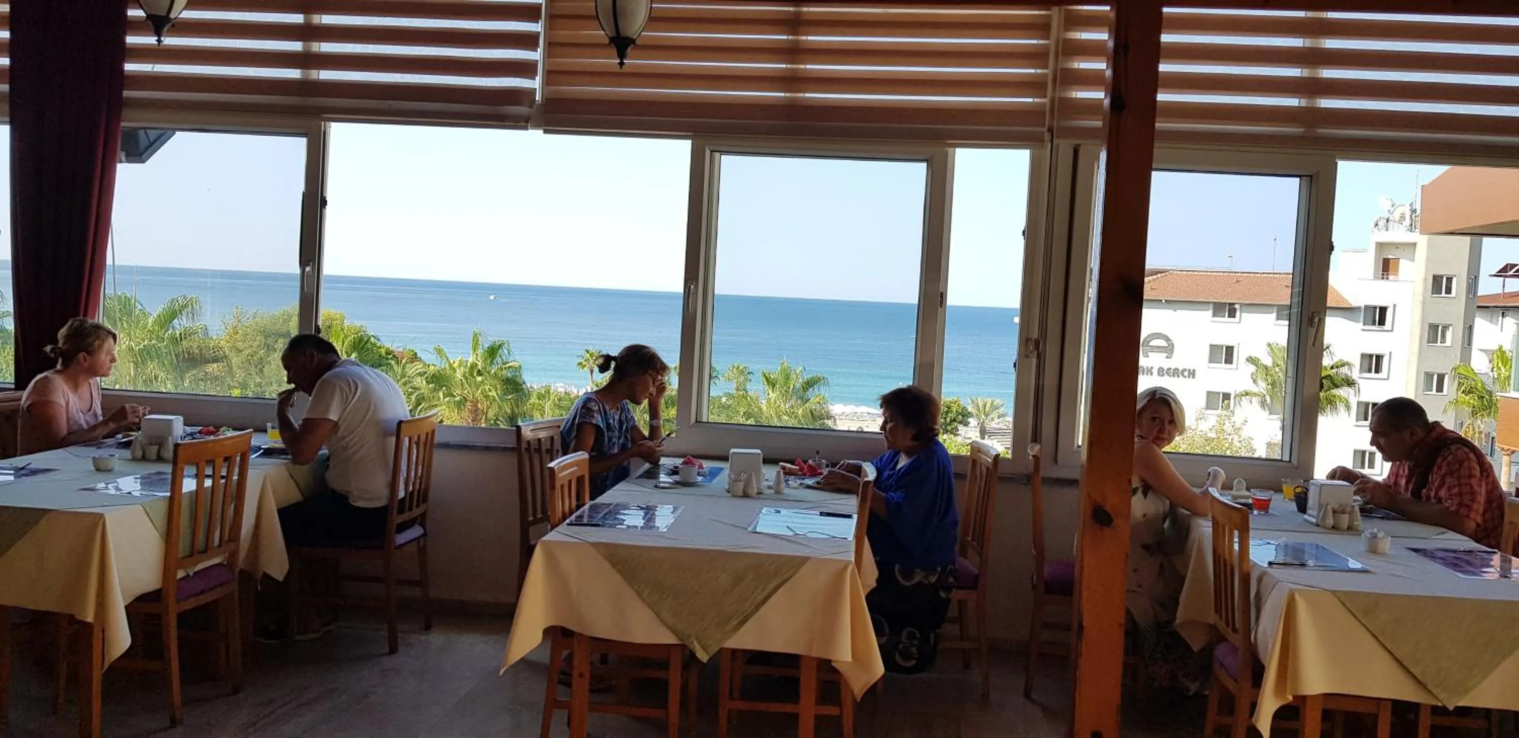 Restaurant/places to eat in Miray Hotel Kleopatra