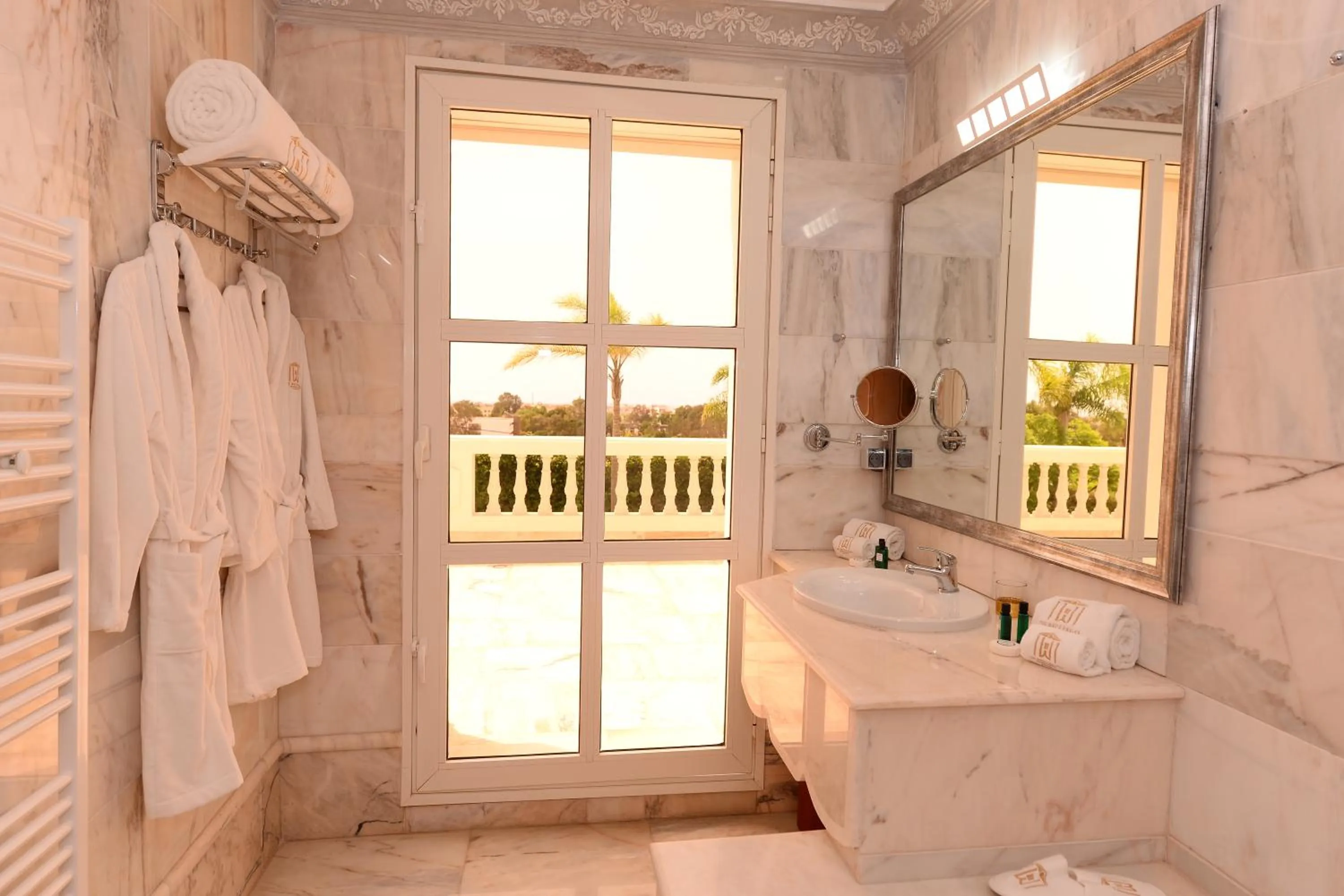 Shower in THE WHITE PALACE Rabat