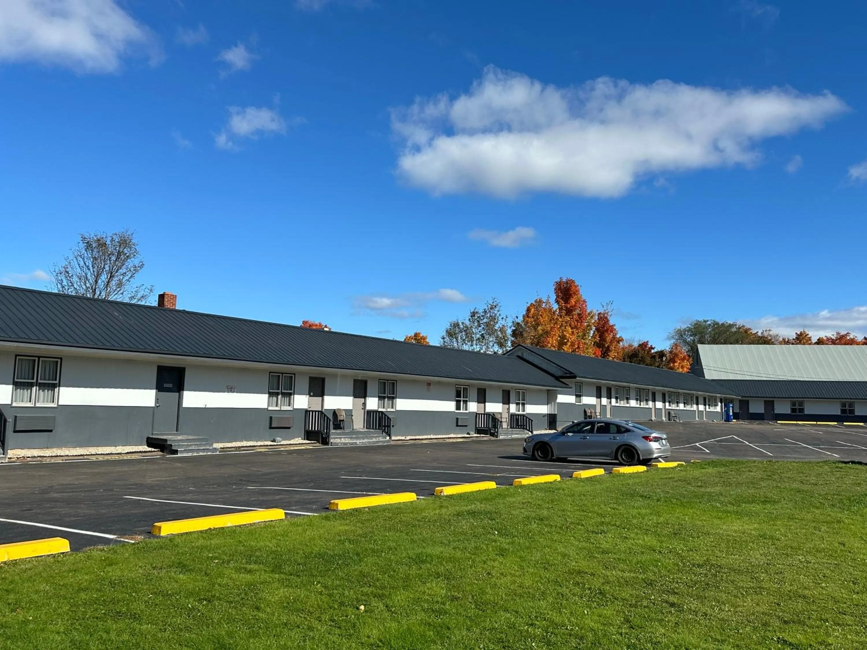 Parking in Glengarry Extended Stays