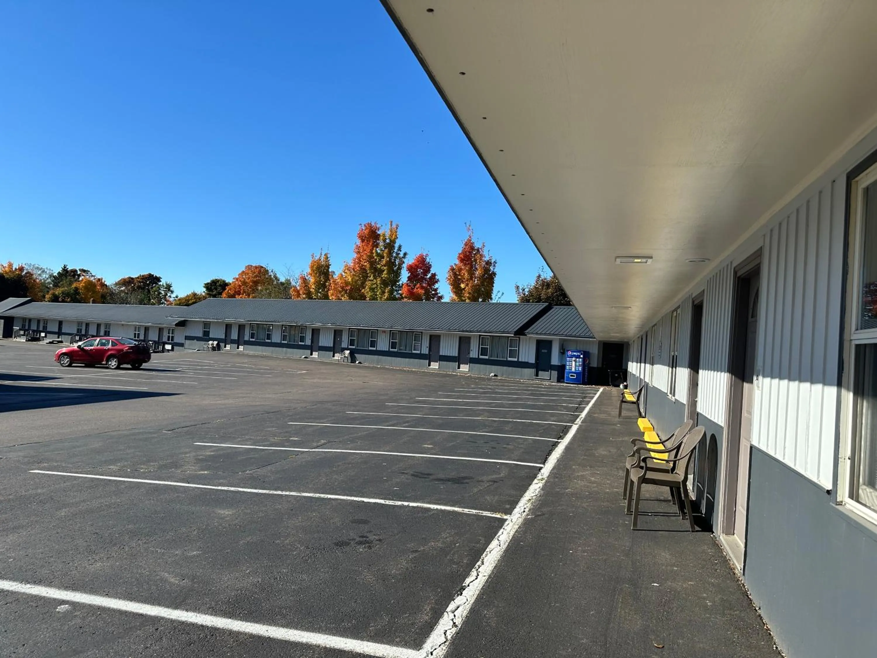 Property building in Glengarry Extended Stays