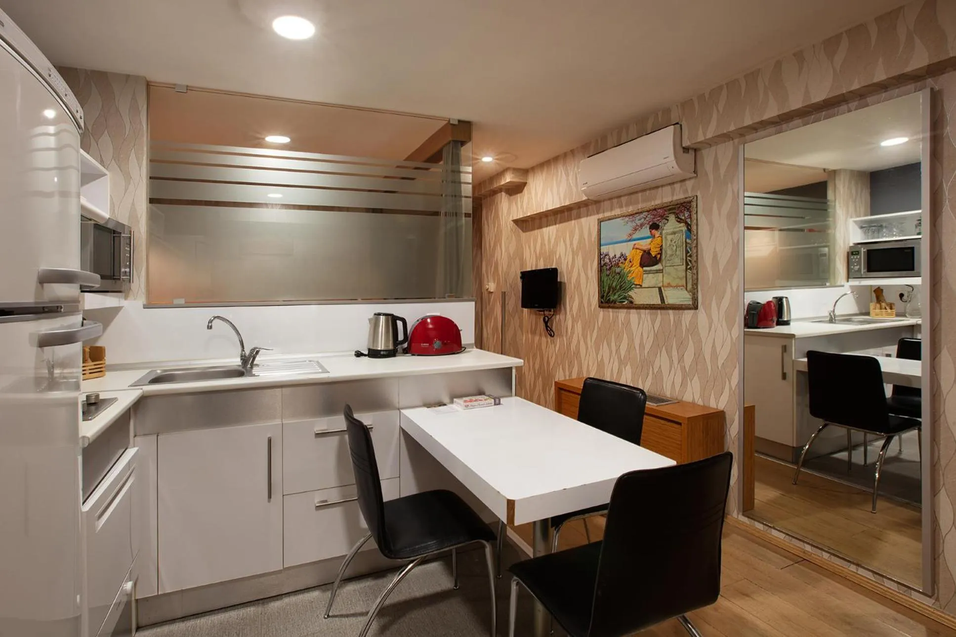 Kitchen or kitchenette in Gallery Residence & Hotel Nişantaşı