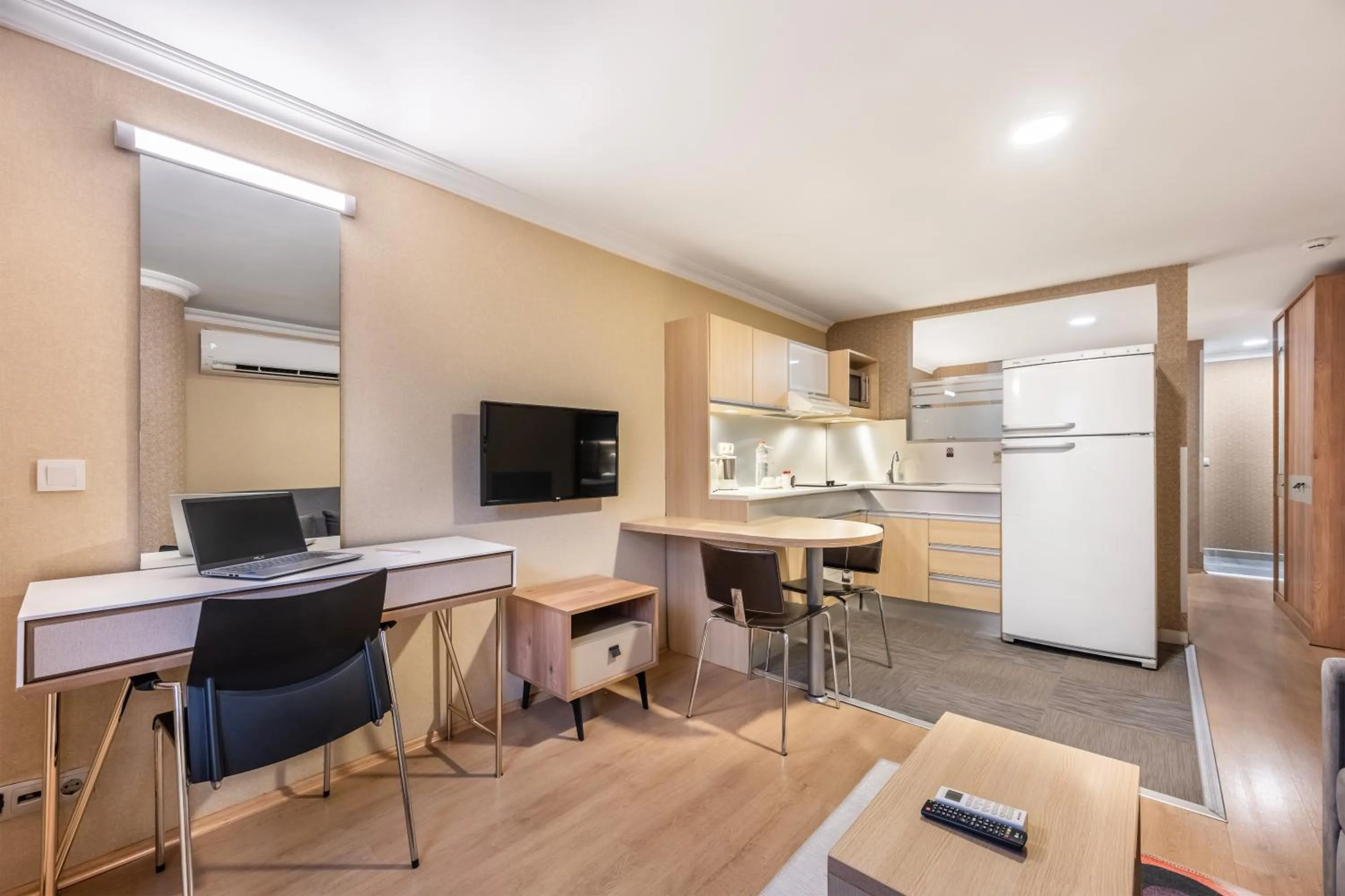 TV and multimedia in Gallery Residence & Hotel Nişantaşı