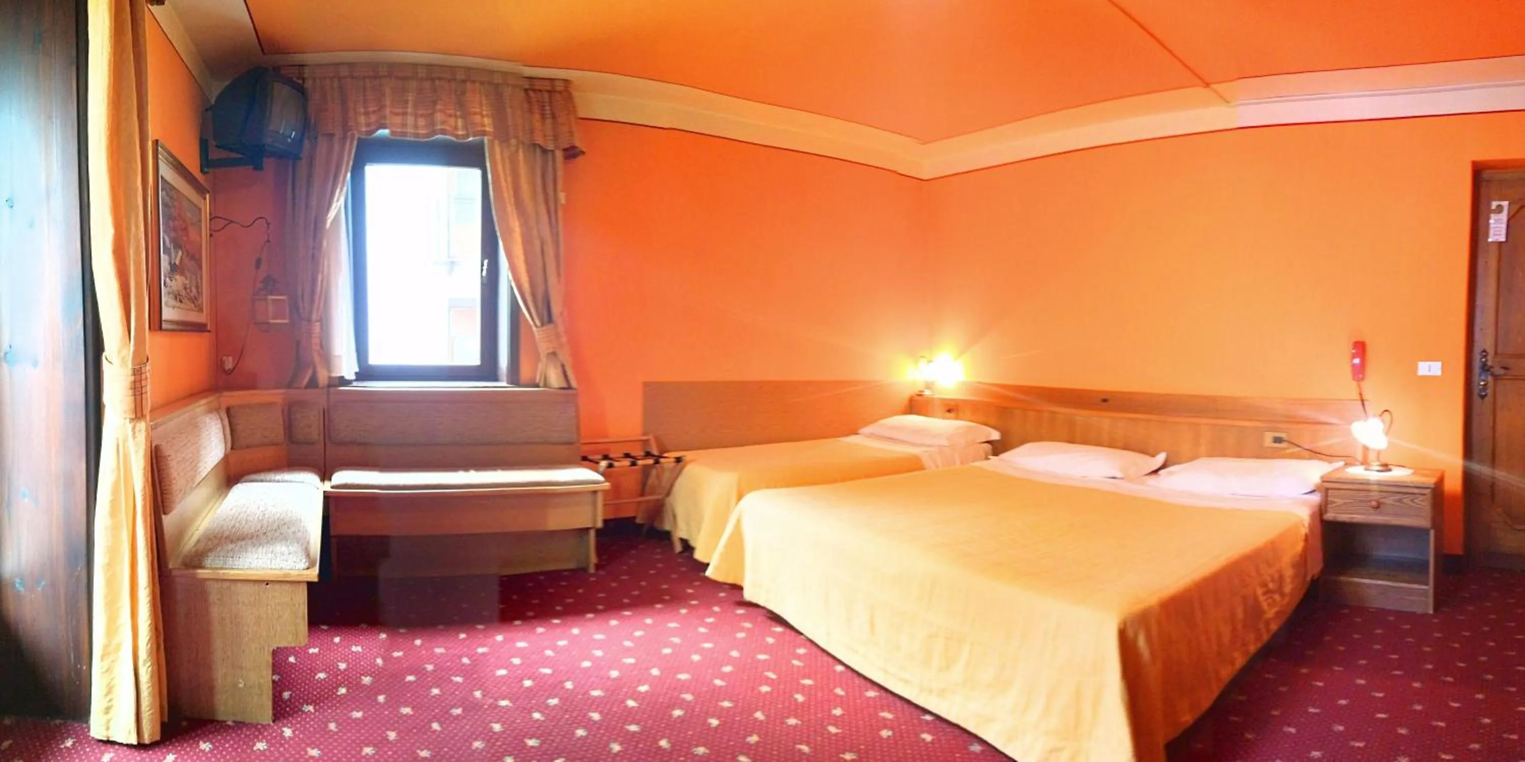 Bed in Hotel Alle Alpi