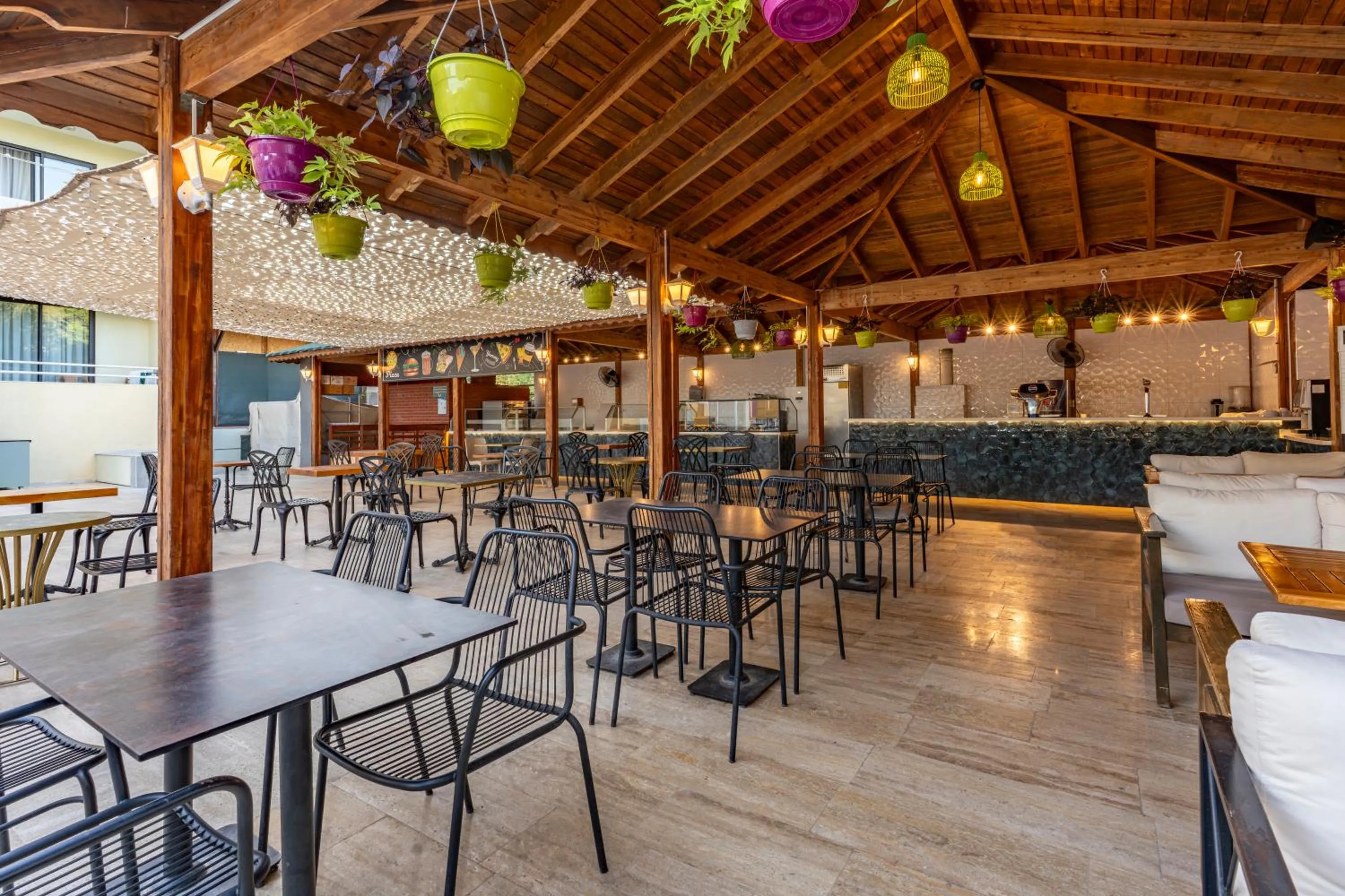 Food and drinks in Tu Casa Gelidonya Hotel