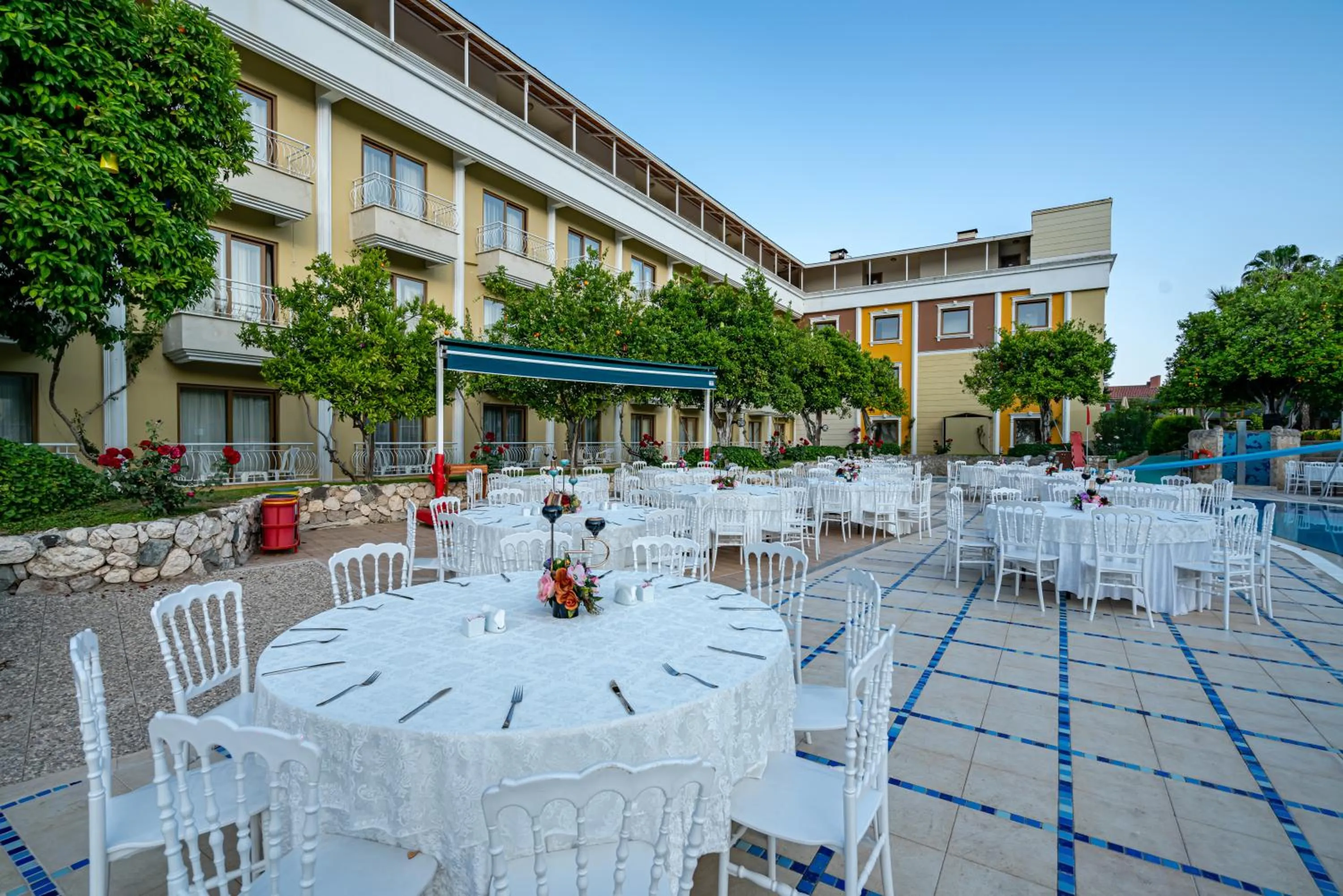 Restaurant/places to eat in Tu Casa Gelidonya Hotel