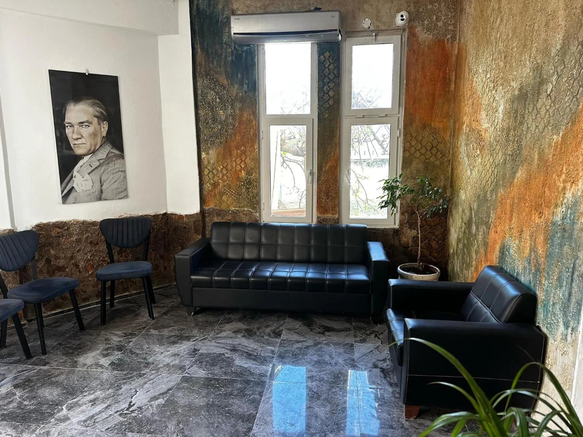 Lobby or reception in FİNİKE SEVER OTEL