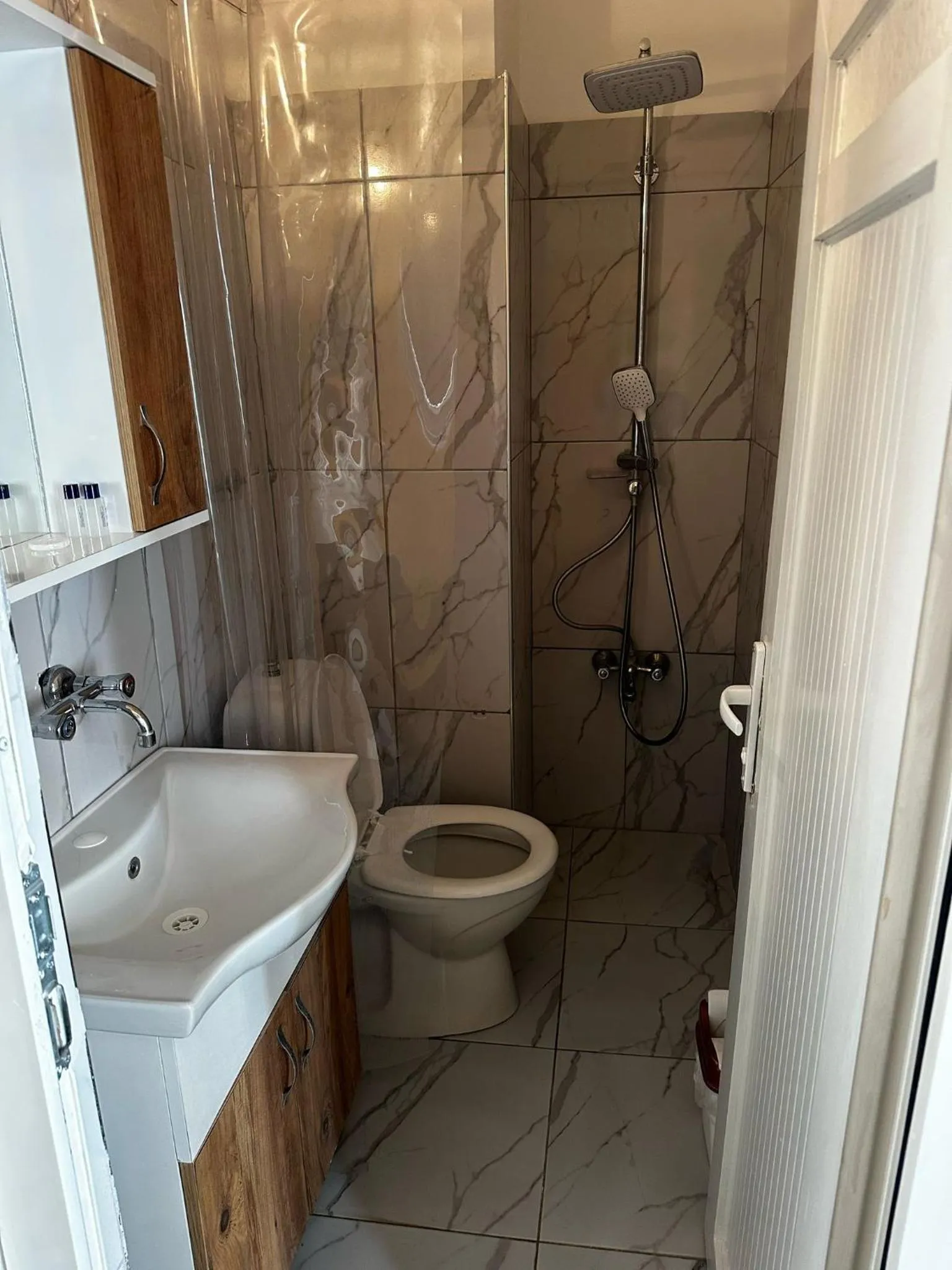 Shower in FİNİKE SEVER OTEL