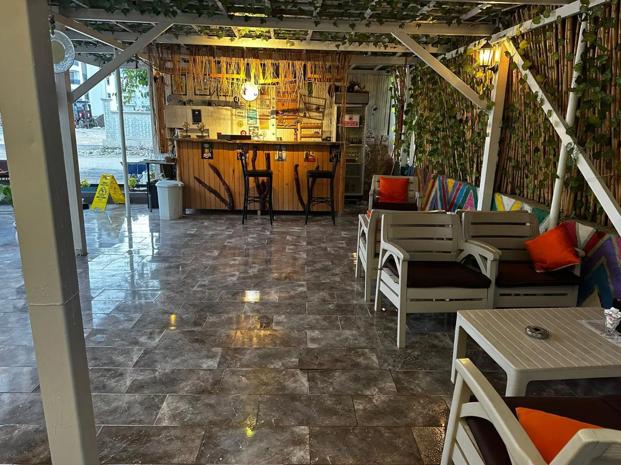 Lounge or bar in FİNİKE SEVER OTEL