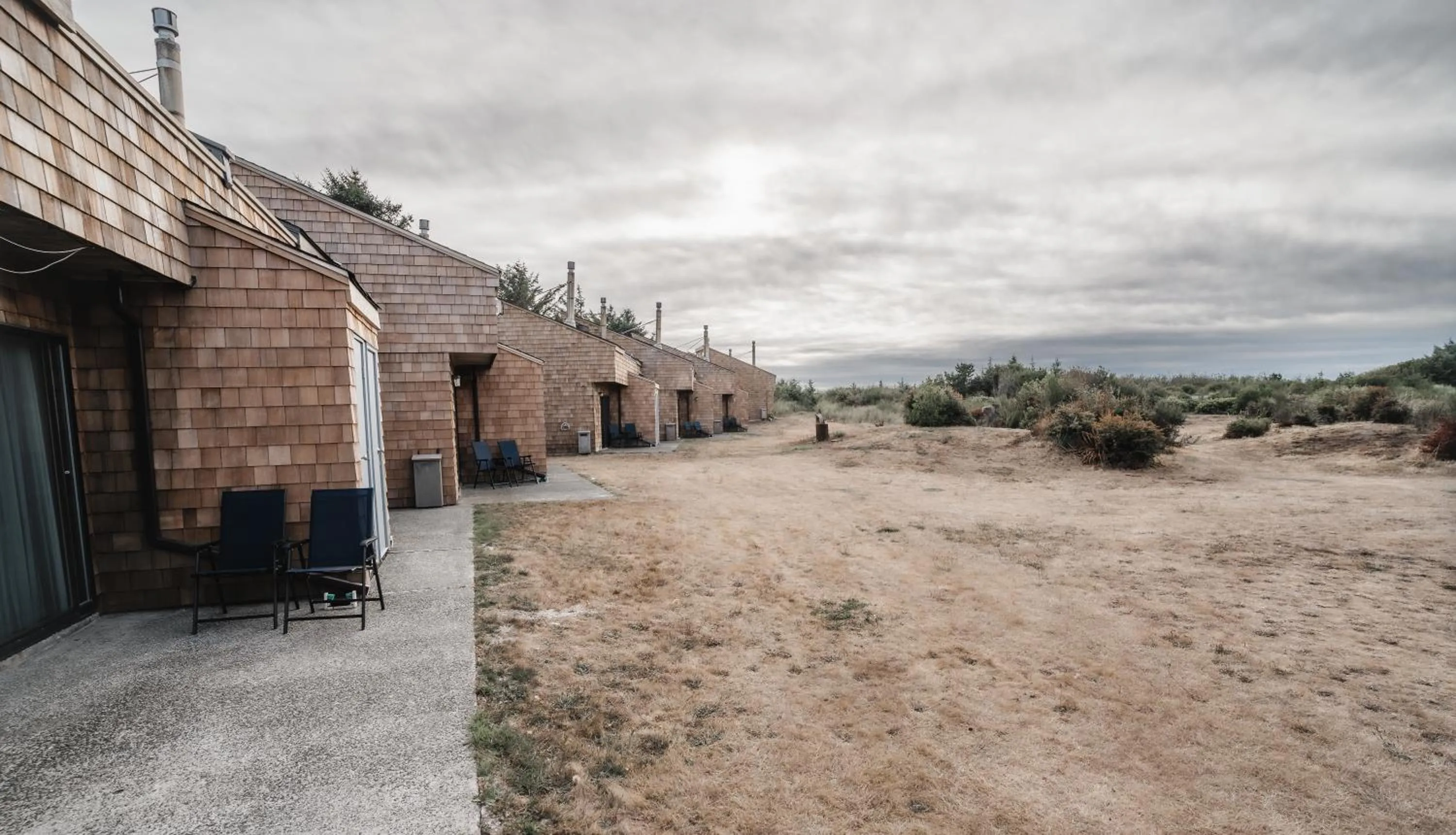 Property building in Surfcrest Resort