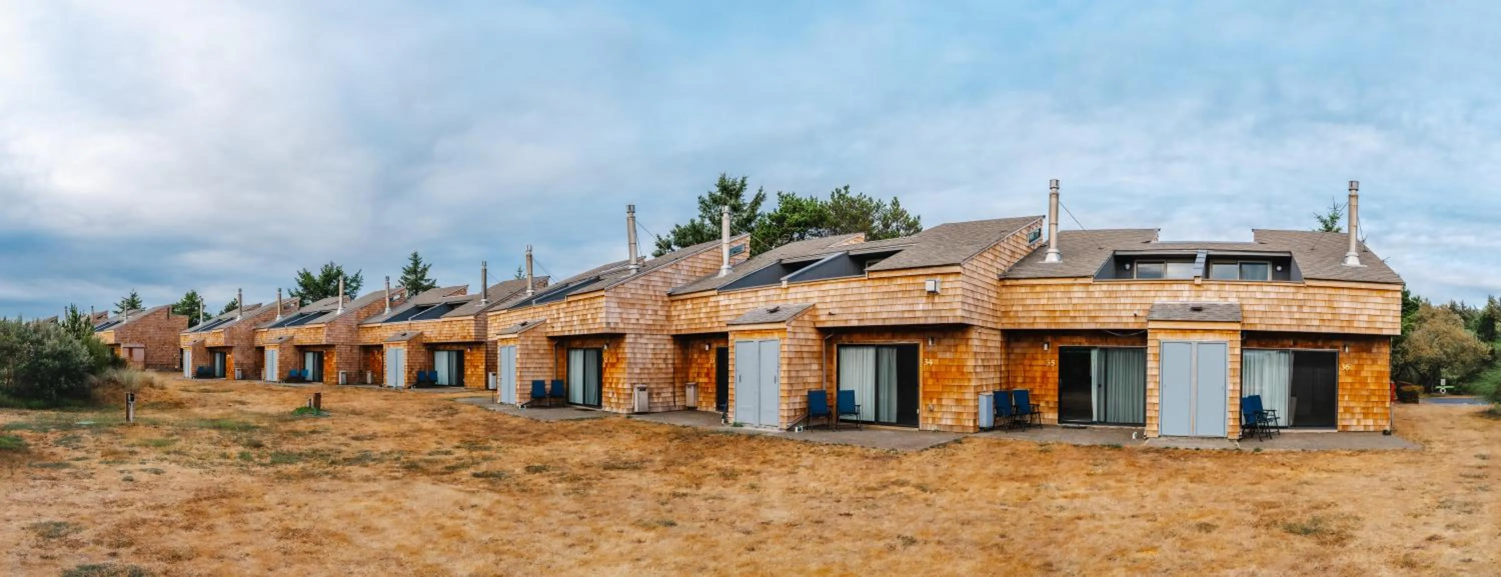 Property building in Surfcrest Resort