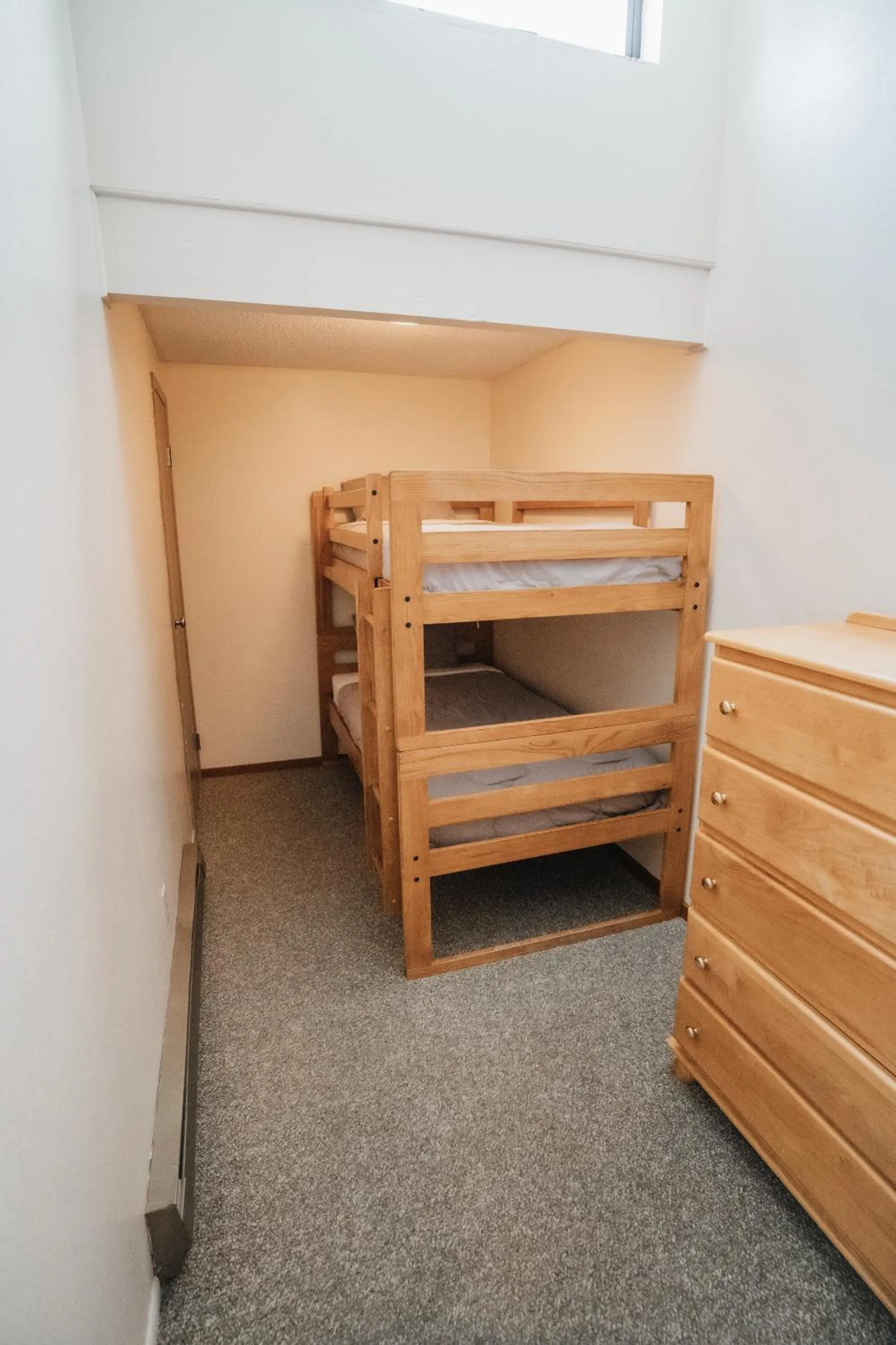 Bedroom, Bed in Surfcrest Resort