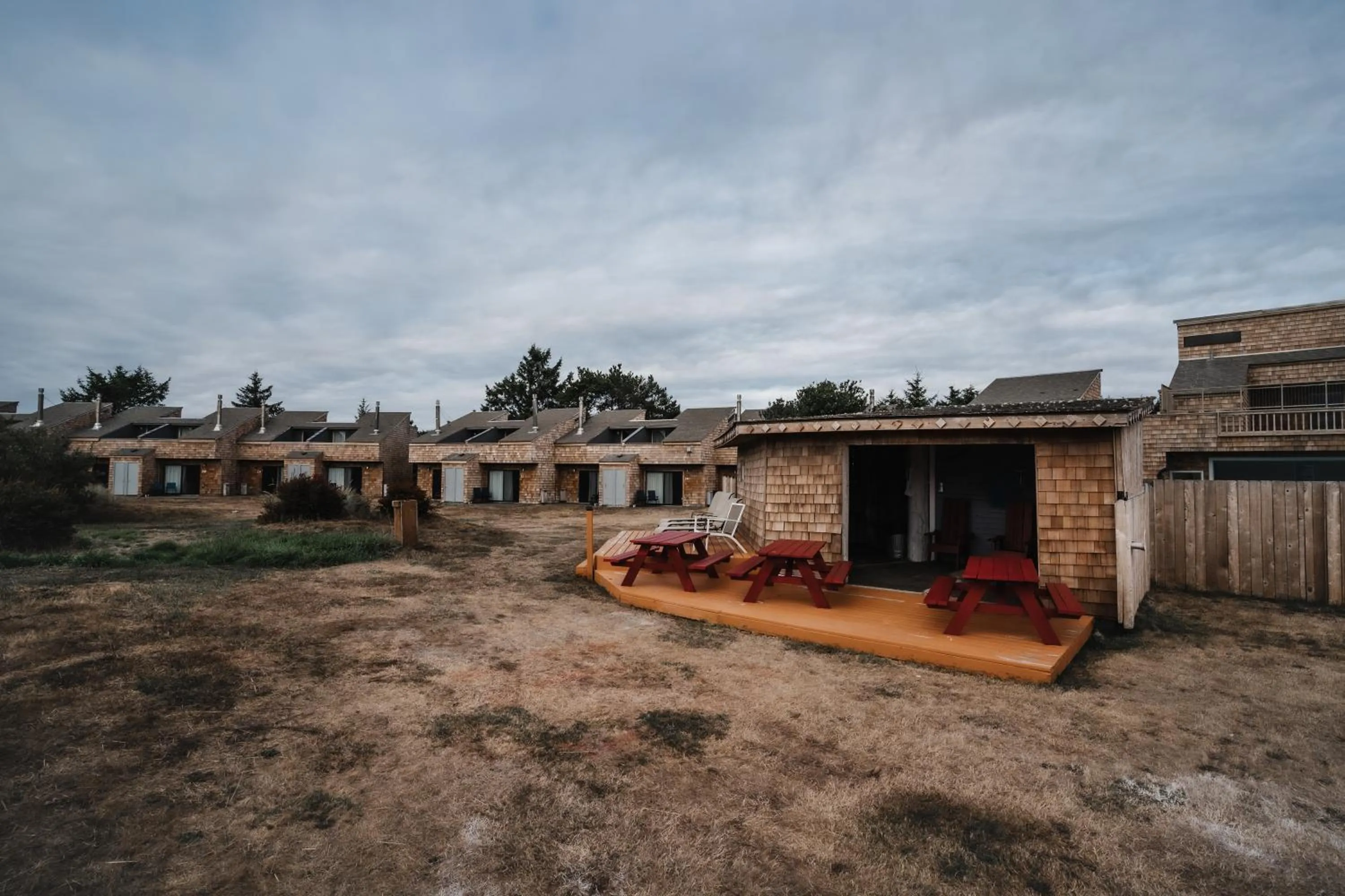 Property building in Surfcrest Resort