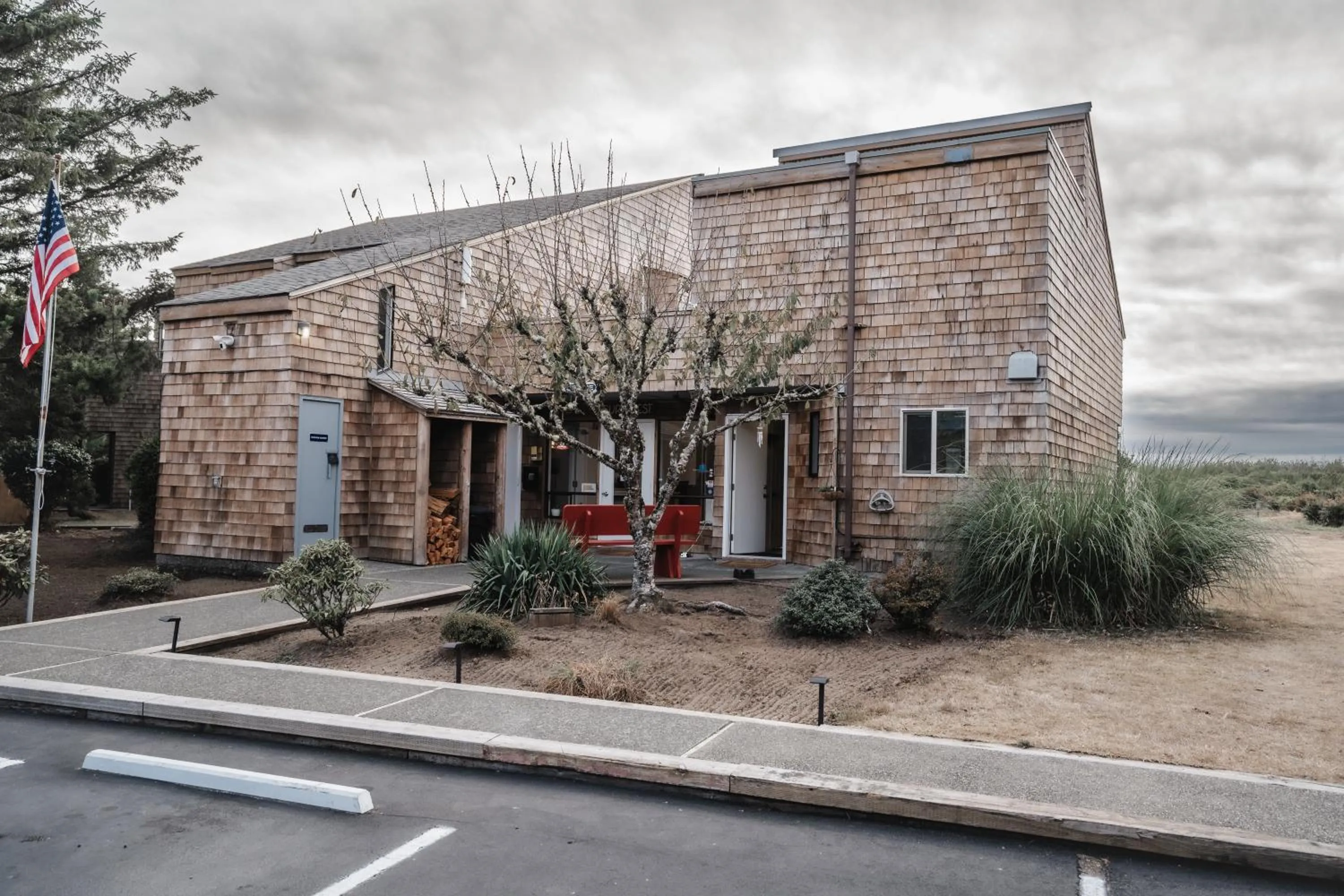 Property building in Surfcrest Resort