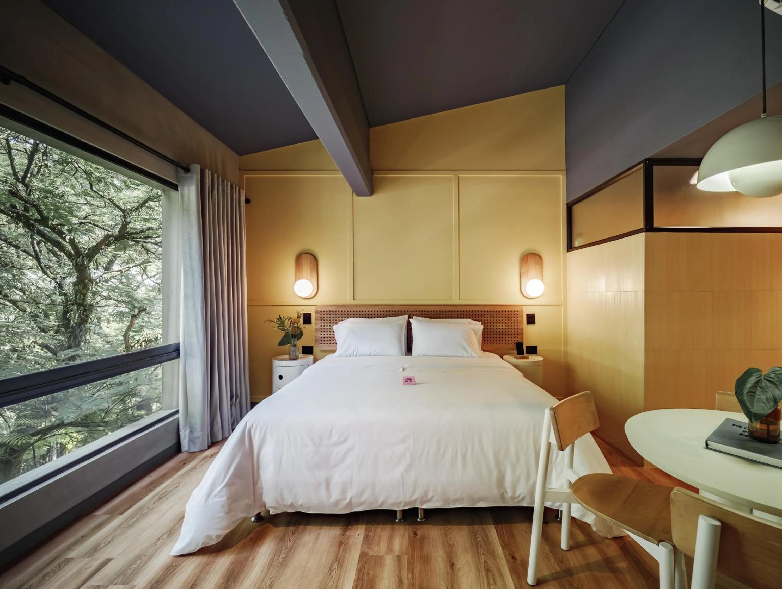 Bed in The Somos Flats Provenza