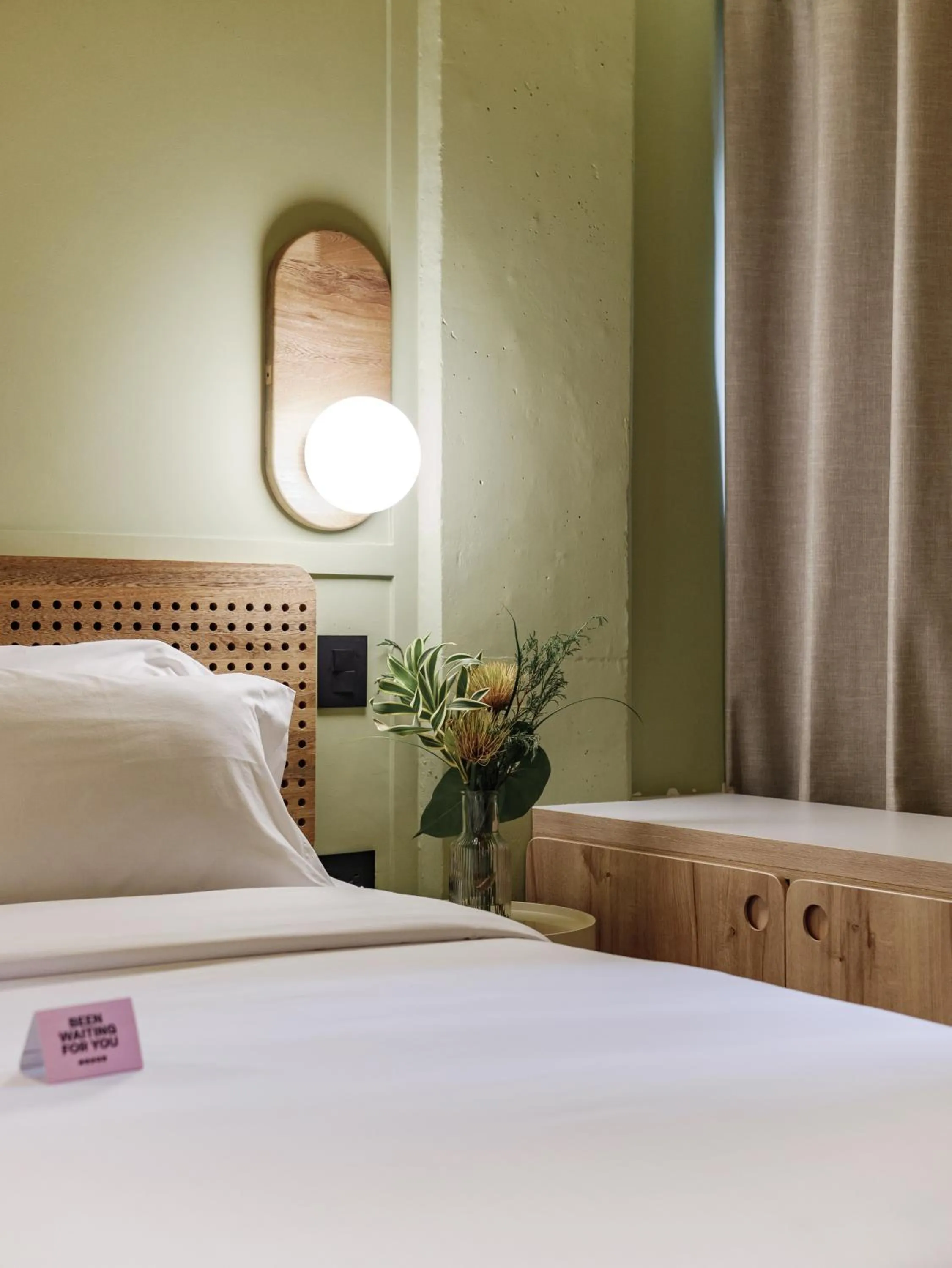 Bed in The Somos Flats Provenza