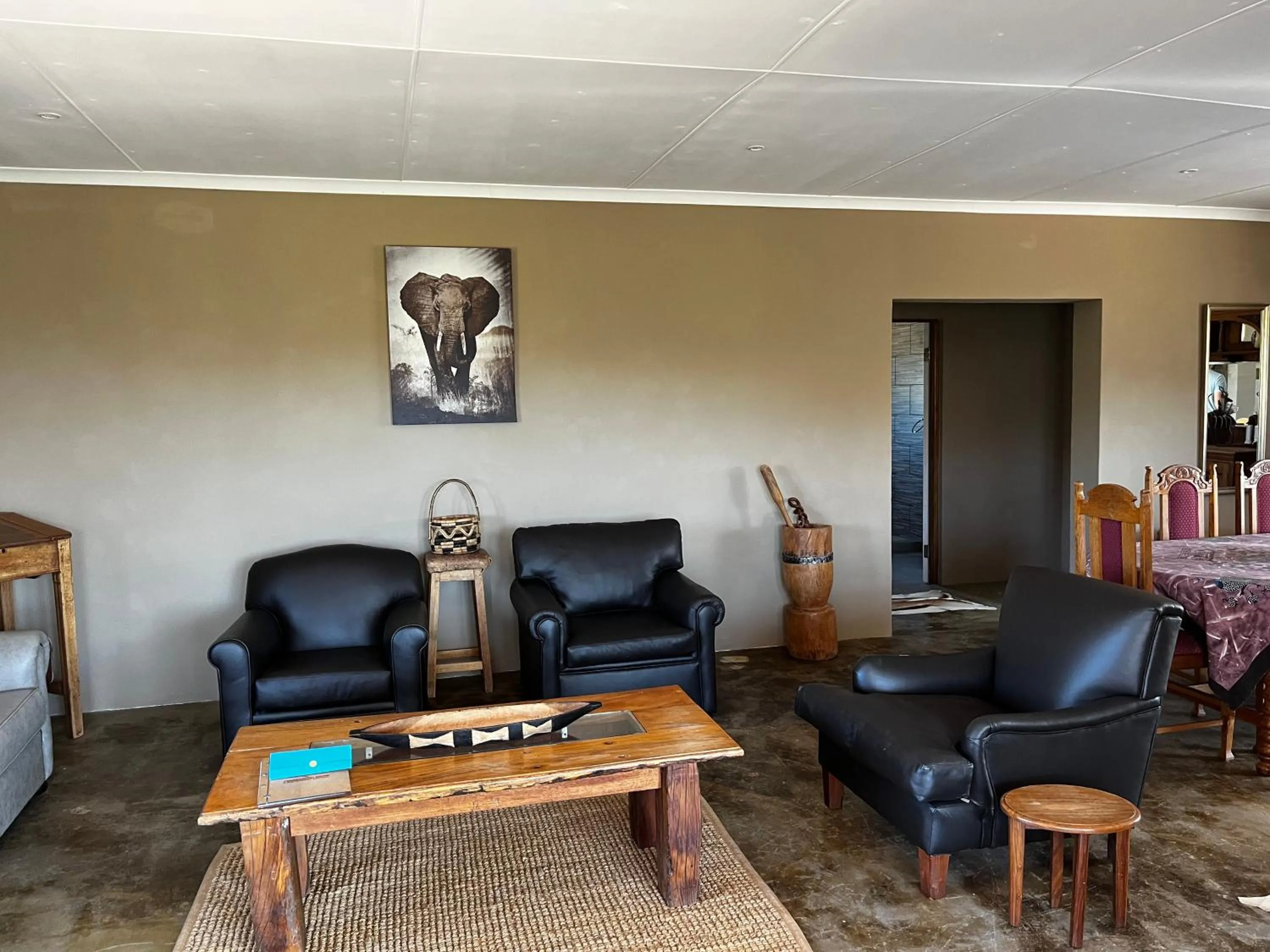 Seating area in Zwartberg View Mountain Lodge