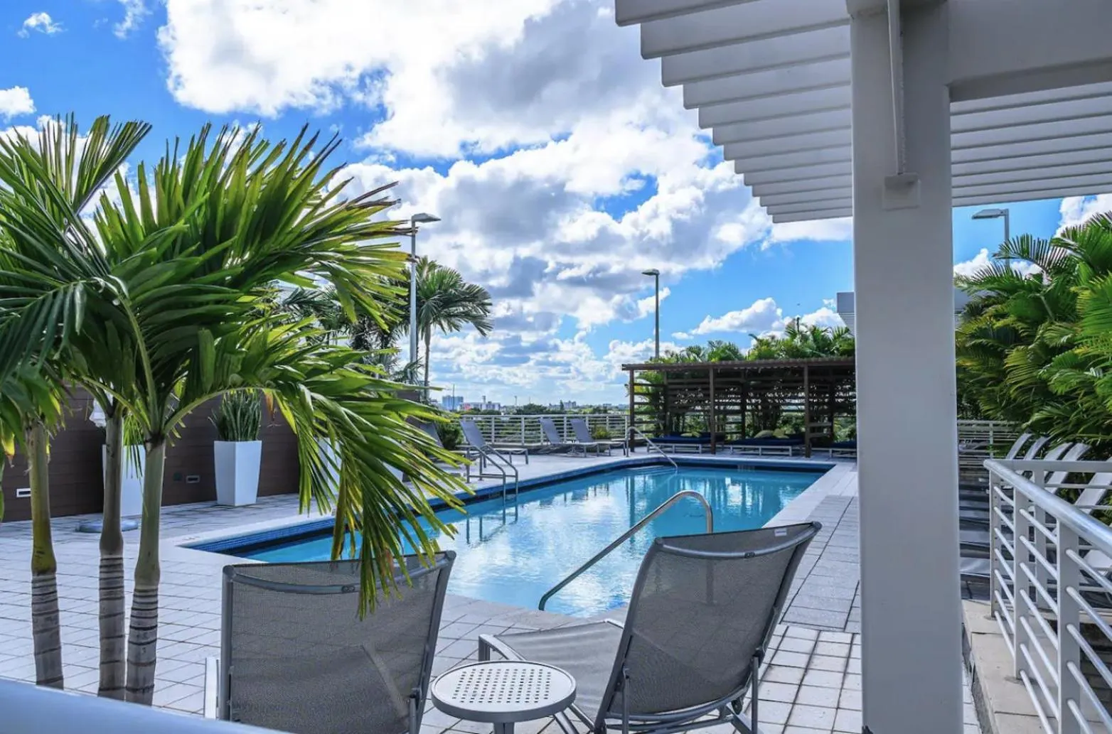 Swimming pool in Spacious 2BD 2BTH at Midblock with FREE PARKING