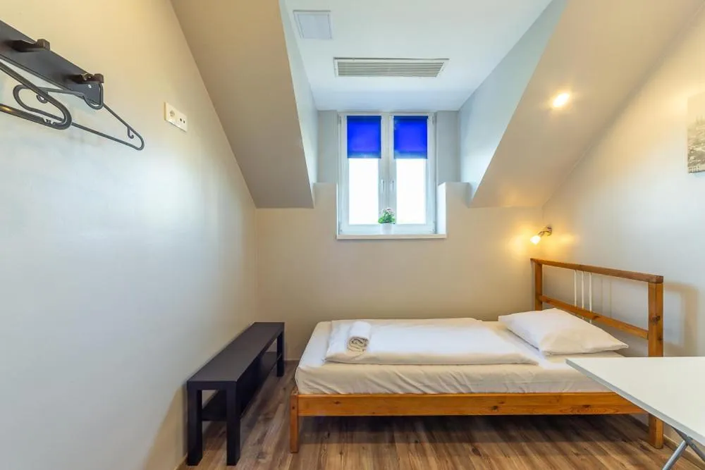 room service, Bed in Minimino hotel