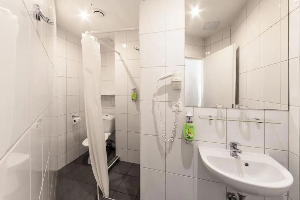 Shower in Minimino hotel