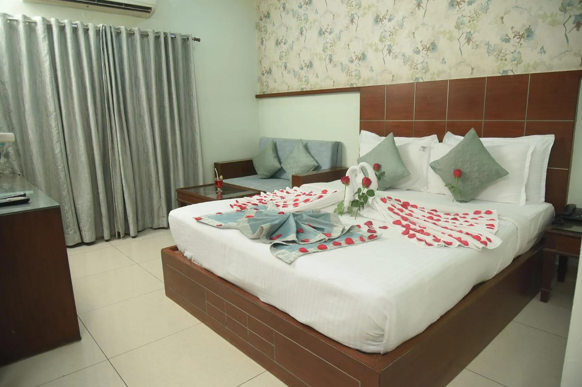People, Bed in Hotel Annapoorna Residency
