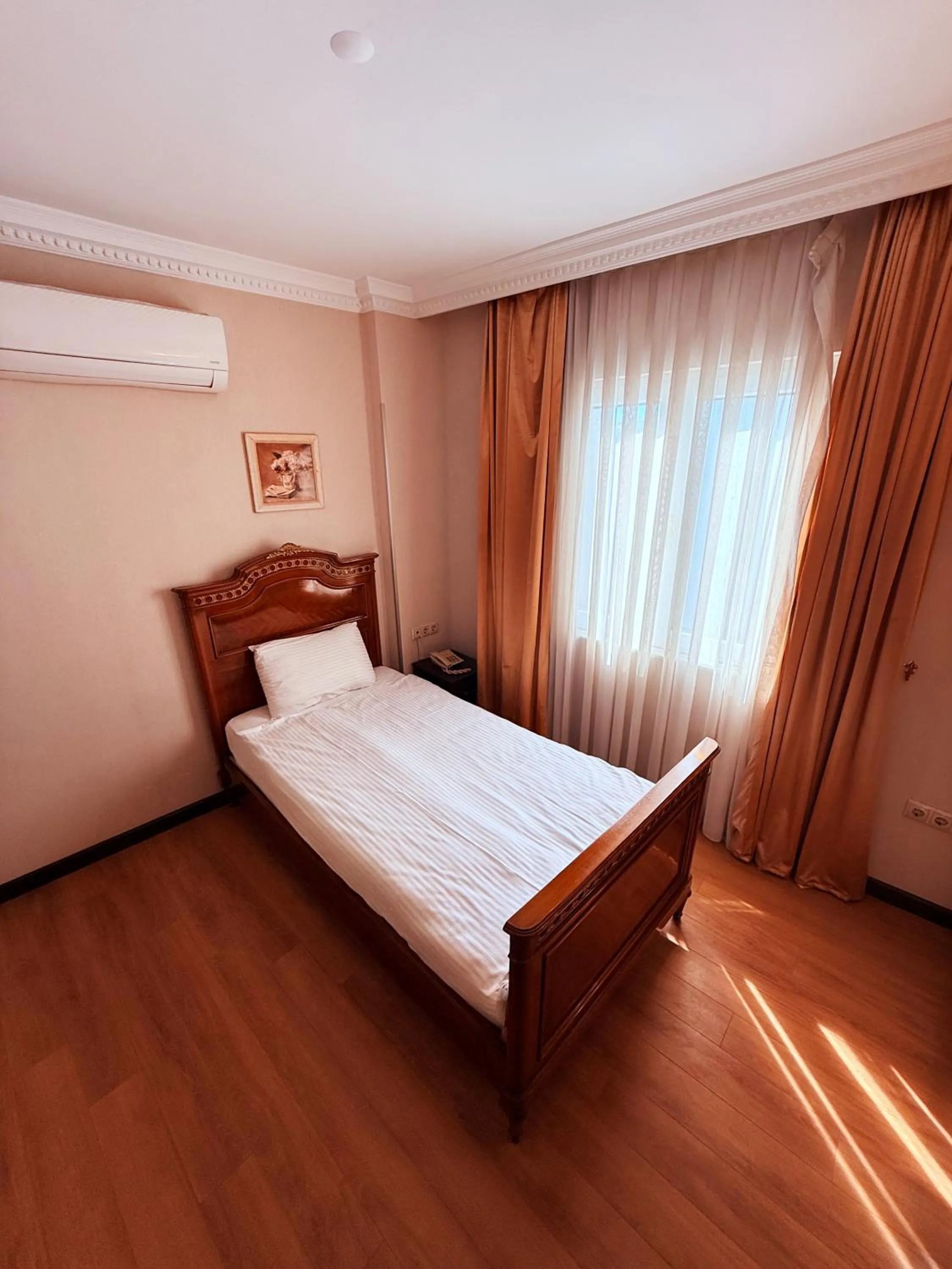 Bed in Pera Rose Hotel & Spa