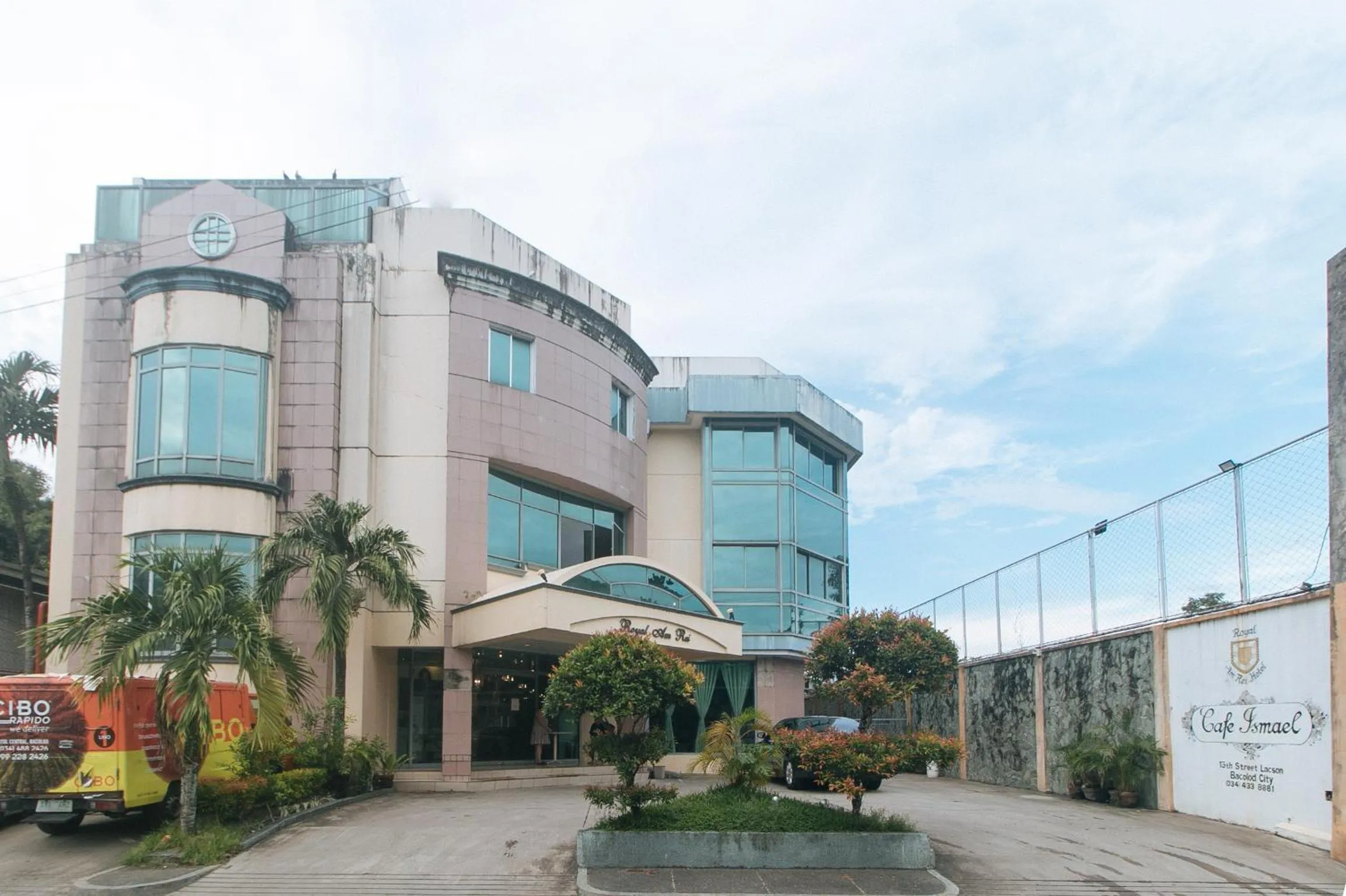 Street view in Royal Am Rei Hotel by RedDoorz