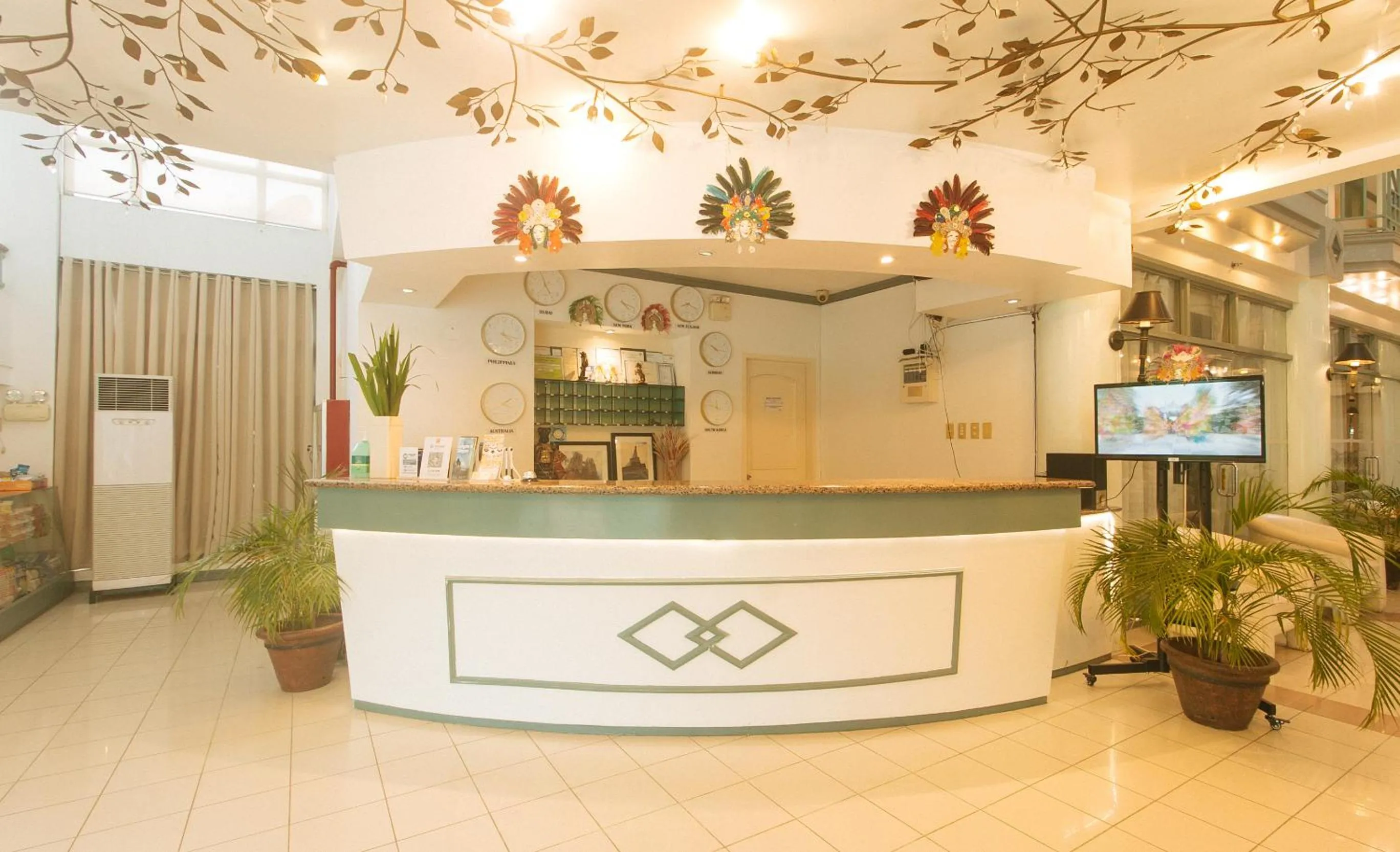 Lobby or reception in Royal Am Rei Hotel by RedDoorz