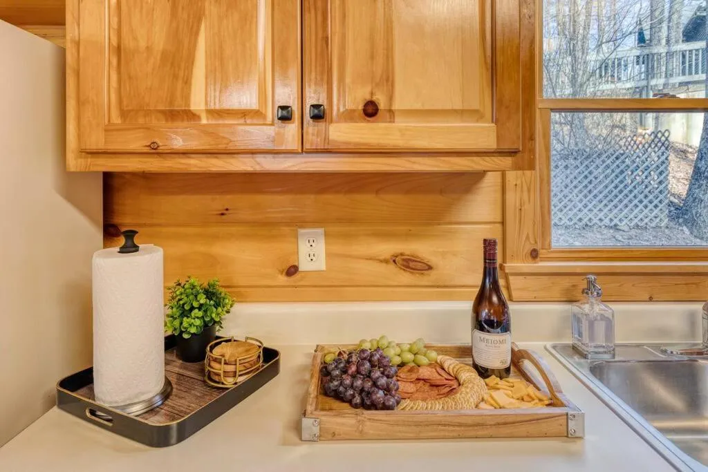 kitchen in MTN Cabin Sleeps 10 - 5 Mins To Fishing & Camping