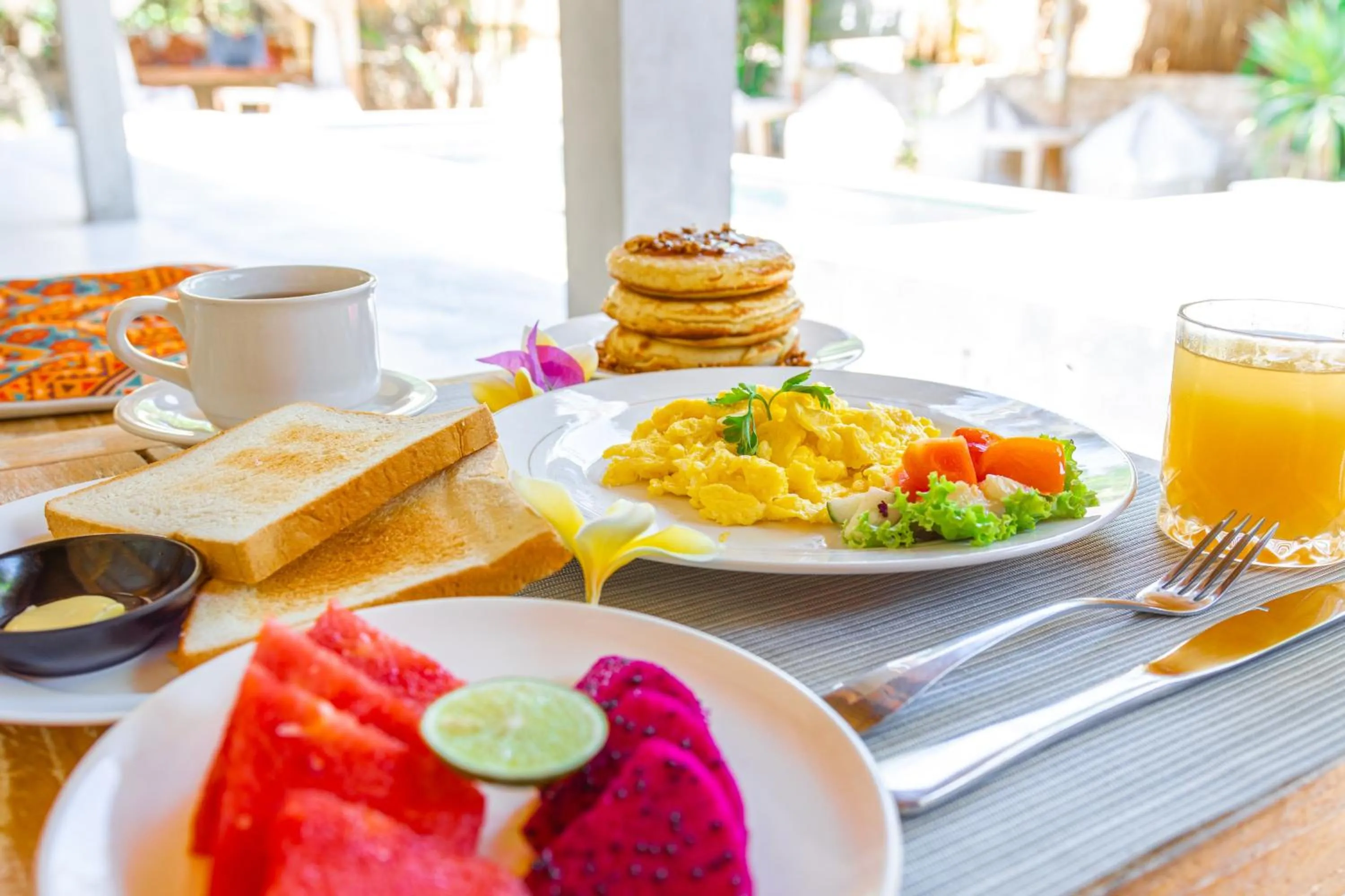 Food and drinks in Golden Garuda Cottages