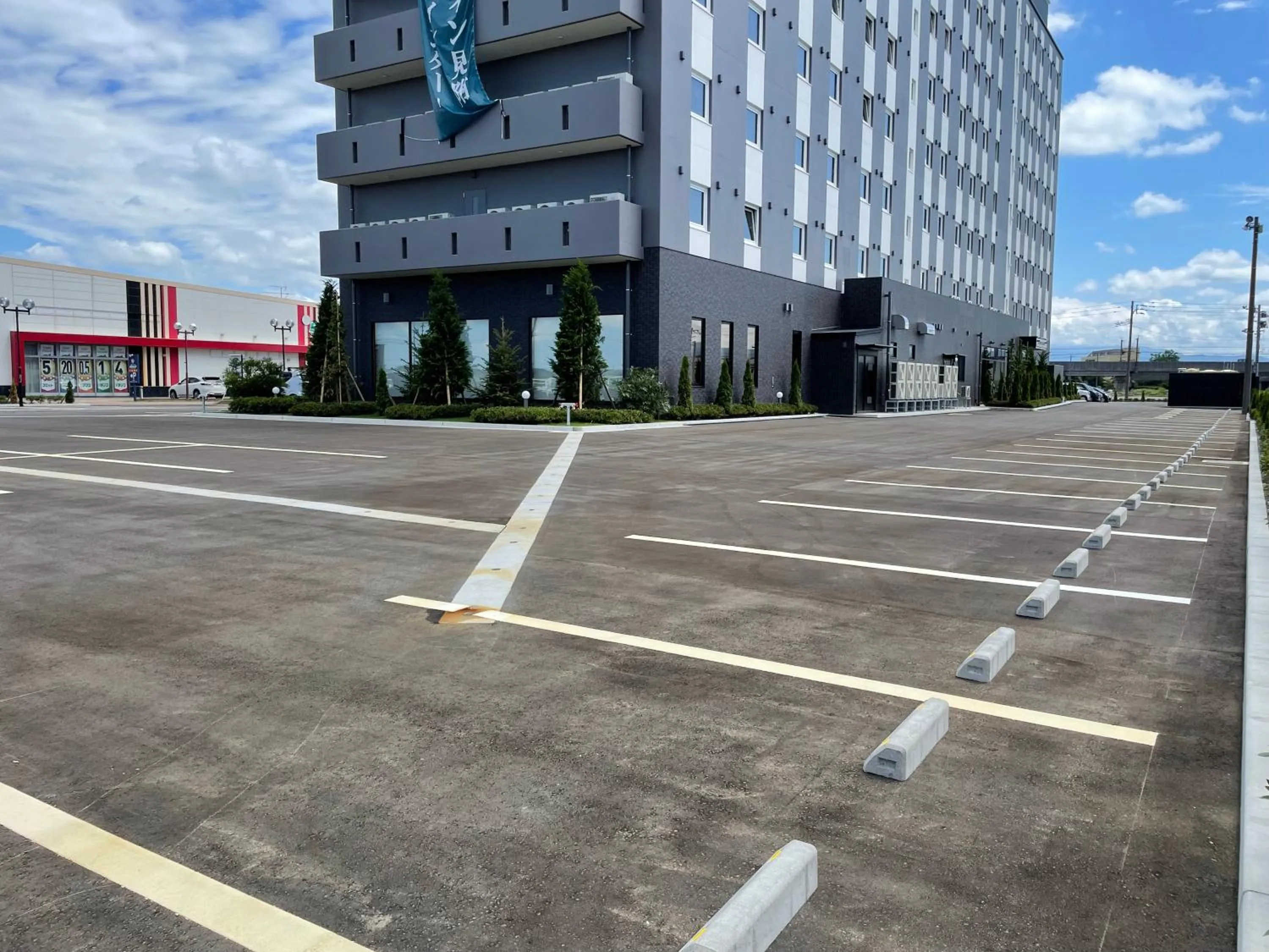 Parking in Hotel Route Inn Mitsuke -Nakanoshima Mitsuke Inter-