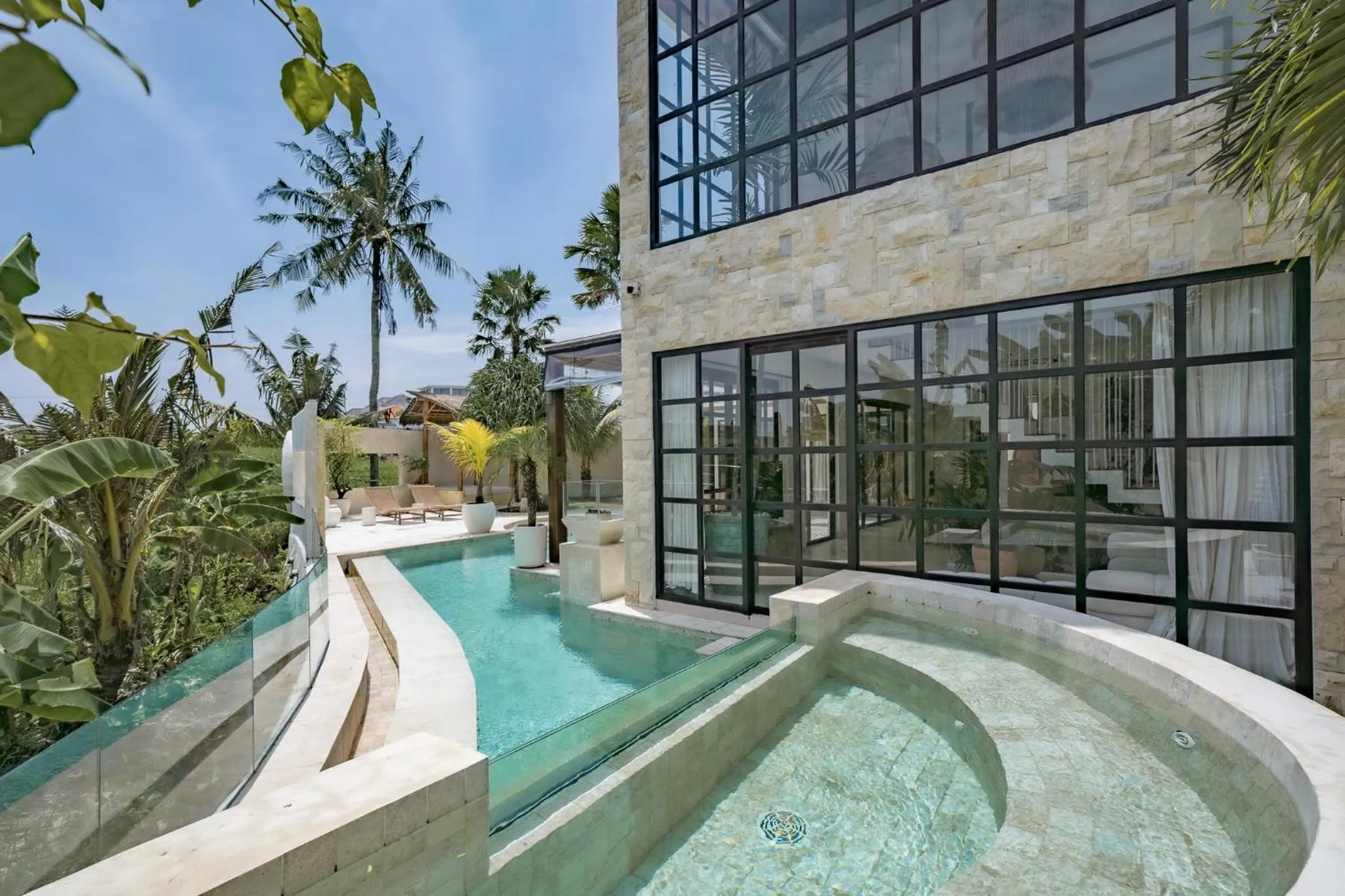 Hot Tub in Rumah Simba