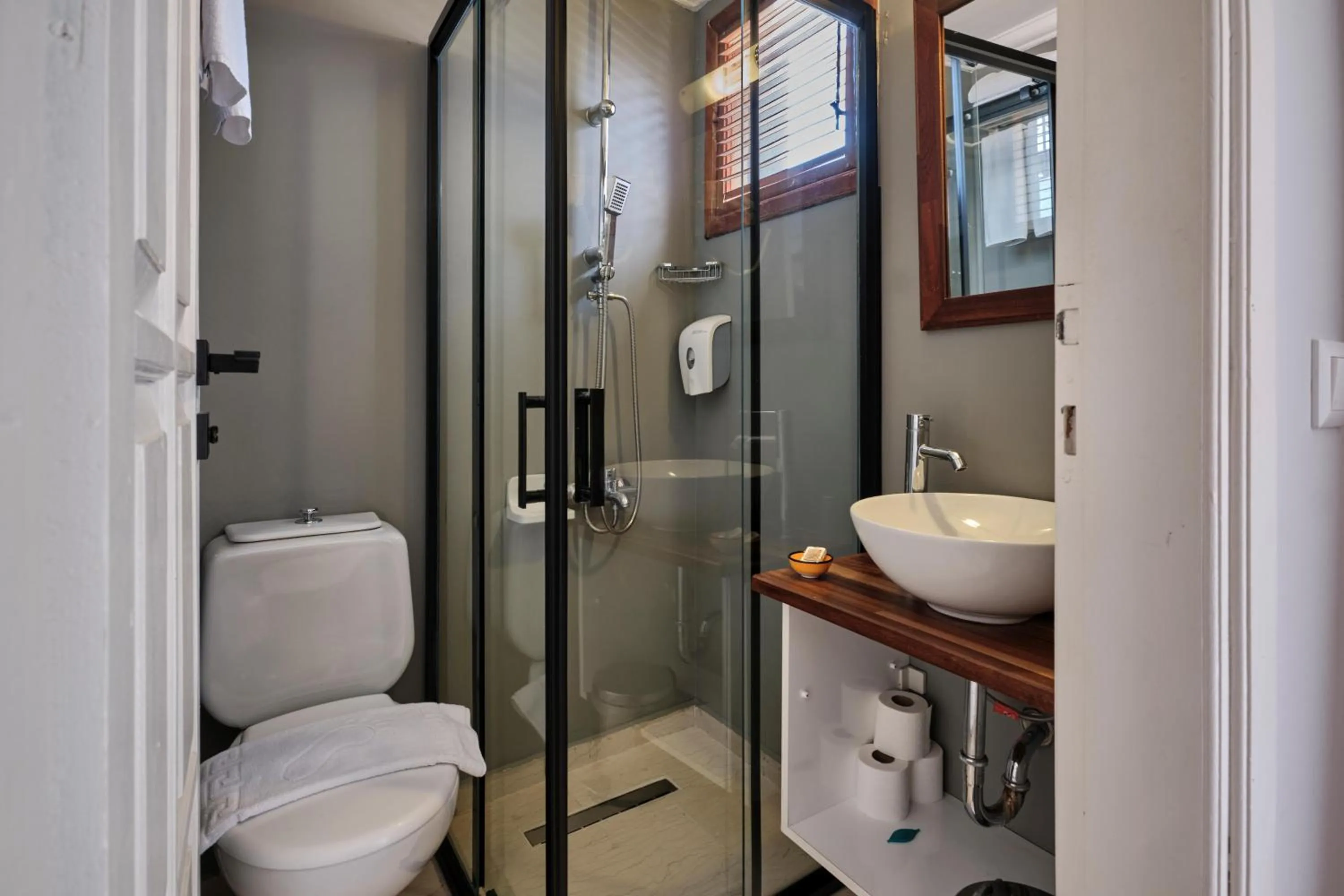 Shower in Aqua Princess Hotel