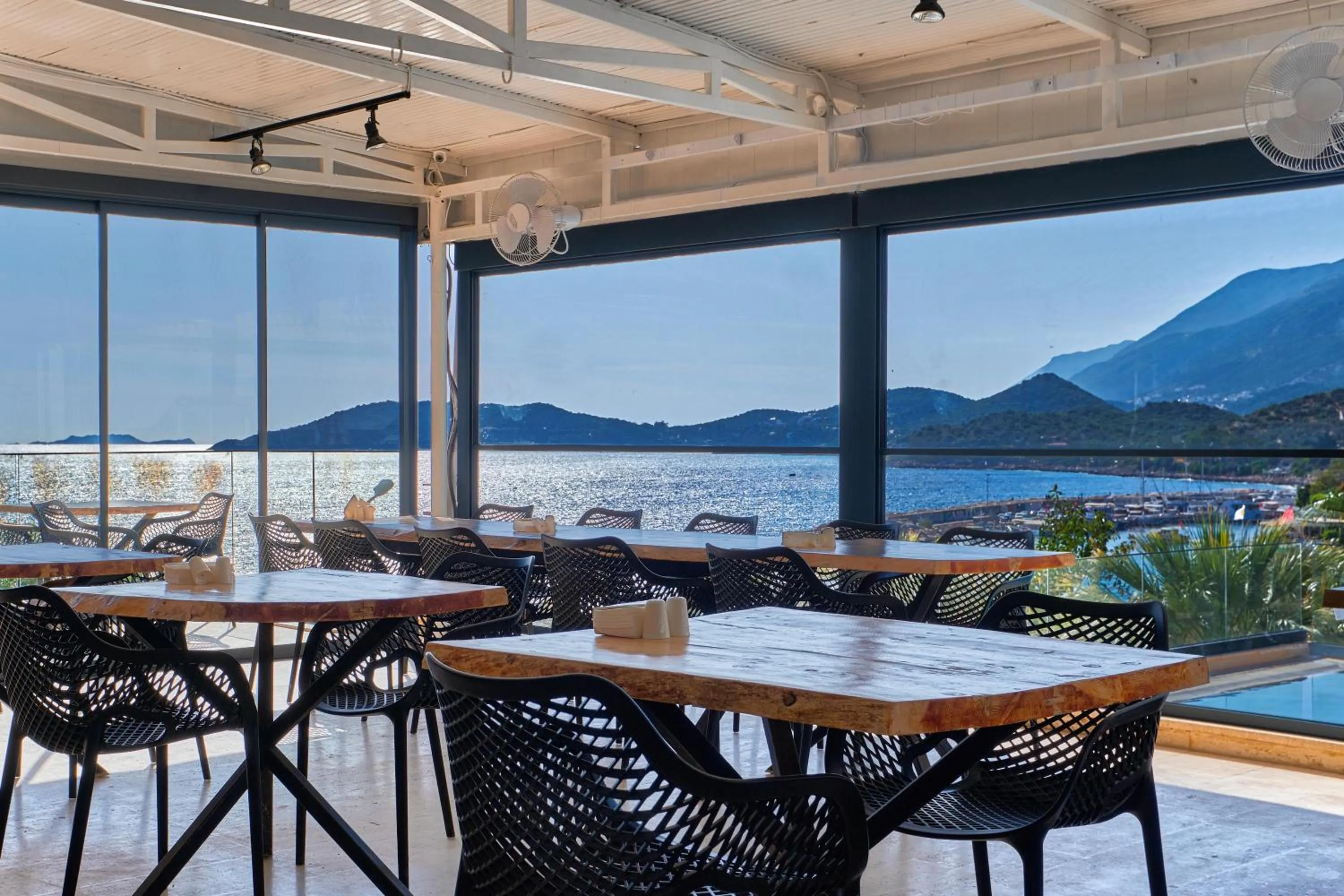 Restaurant/places to eat in Aqua Princess Hotel