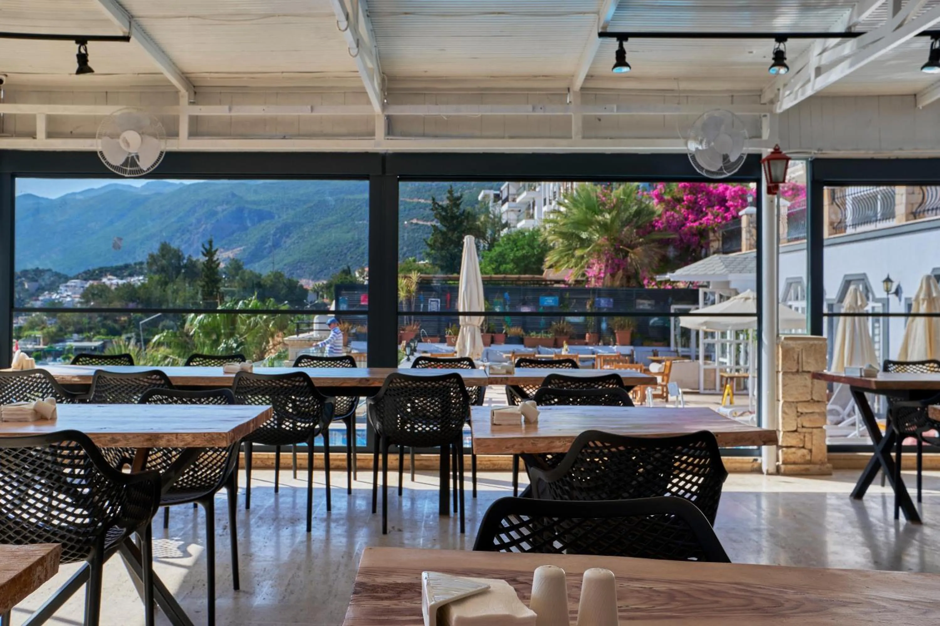 Restaurant/places to eat in Aqua Princess Hotel