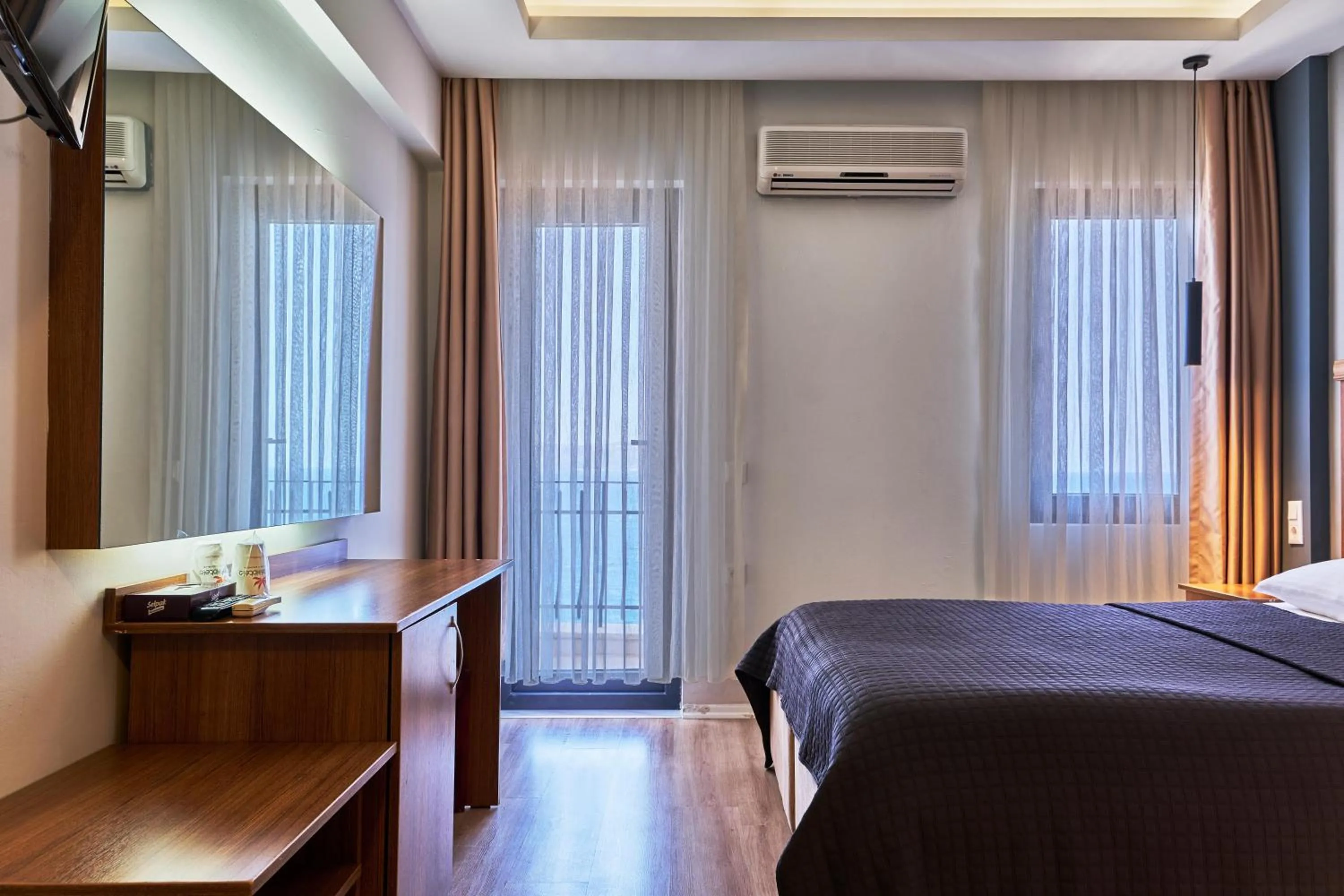 Photo of the whole room, Bed in Aqua Princess Hotel