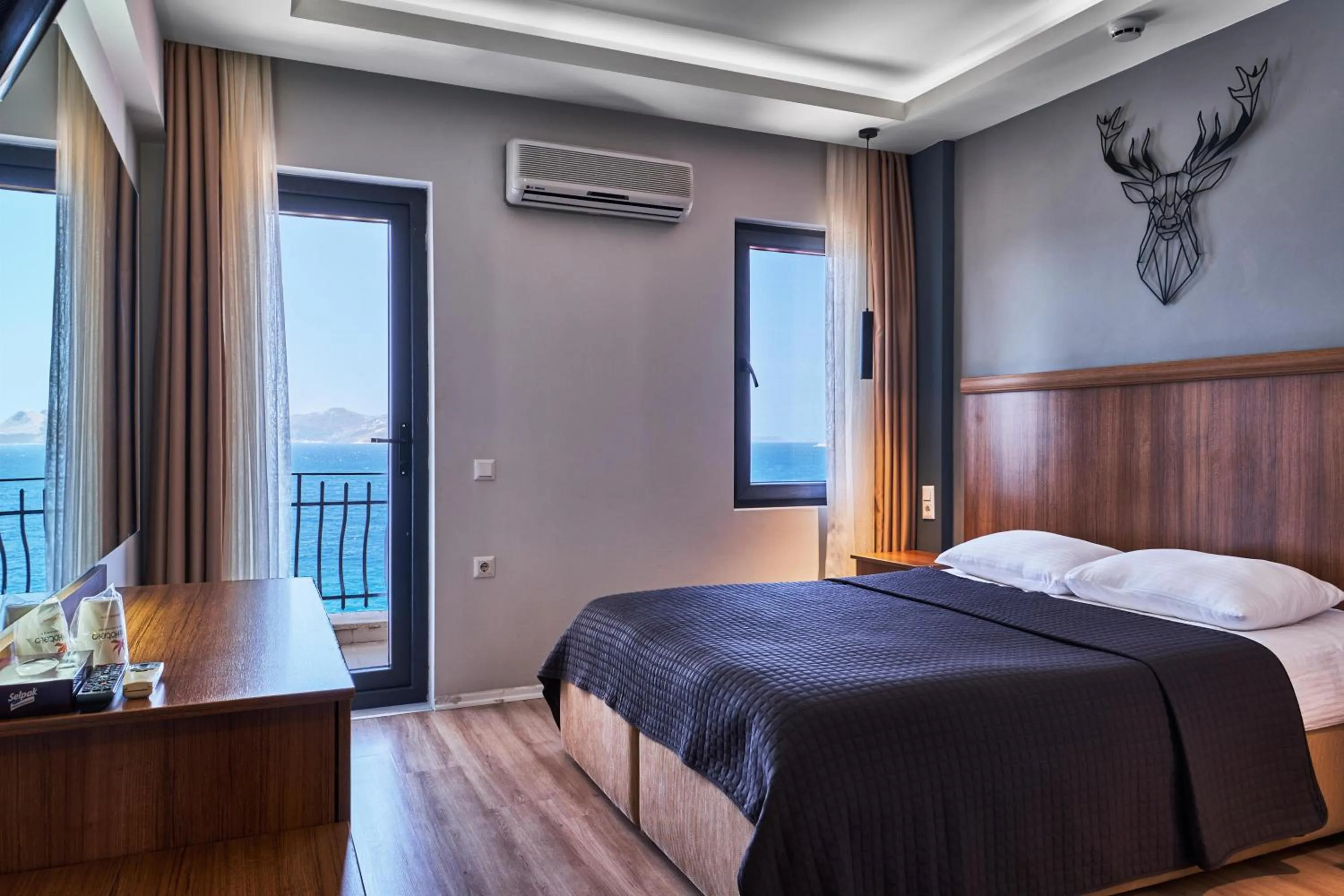 Photo of the whole room, Bed in Aqua Princess Hotel