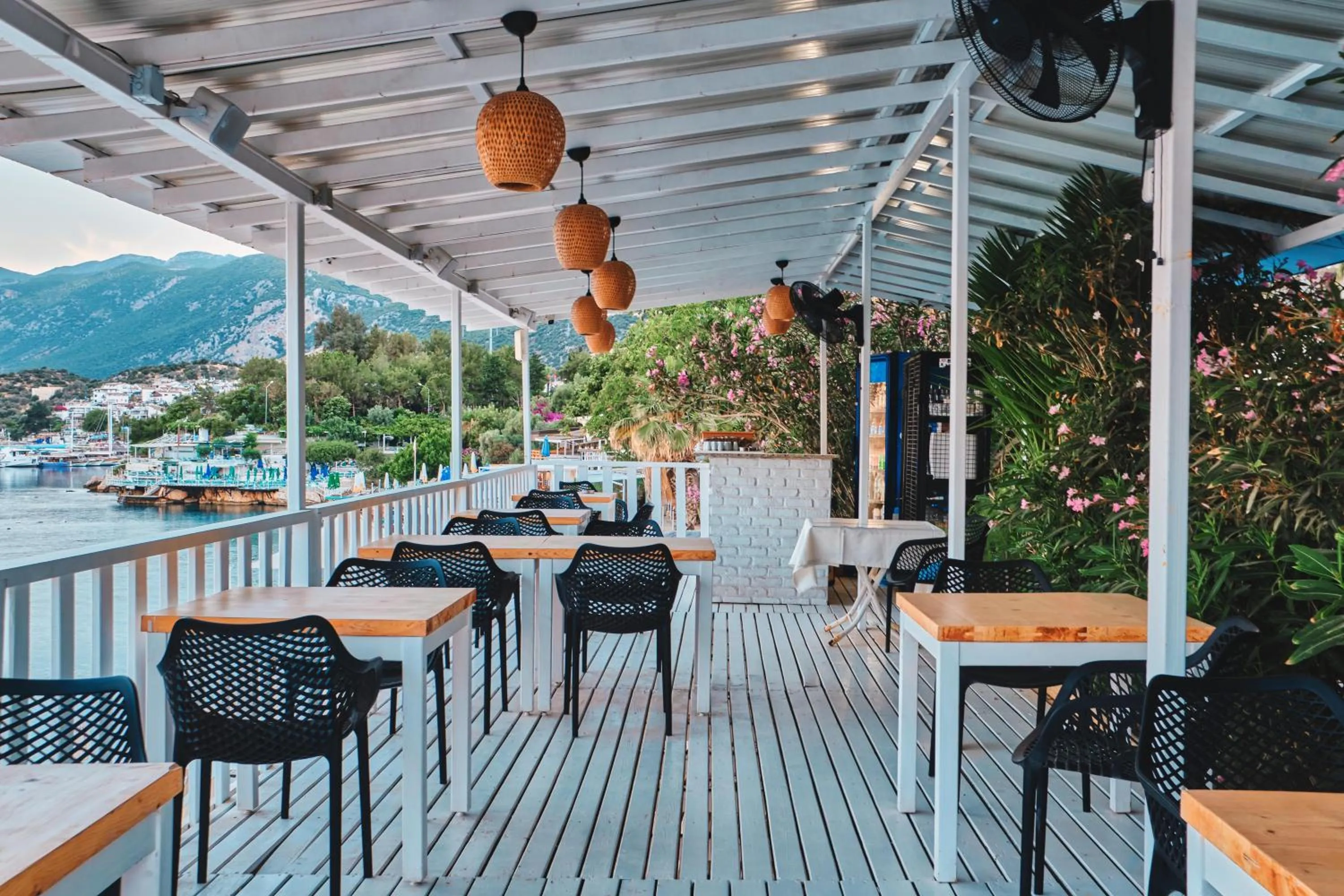 Restaurant/places to eat in Aqua Princess Hotel