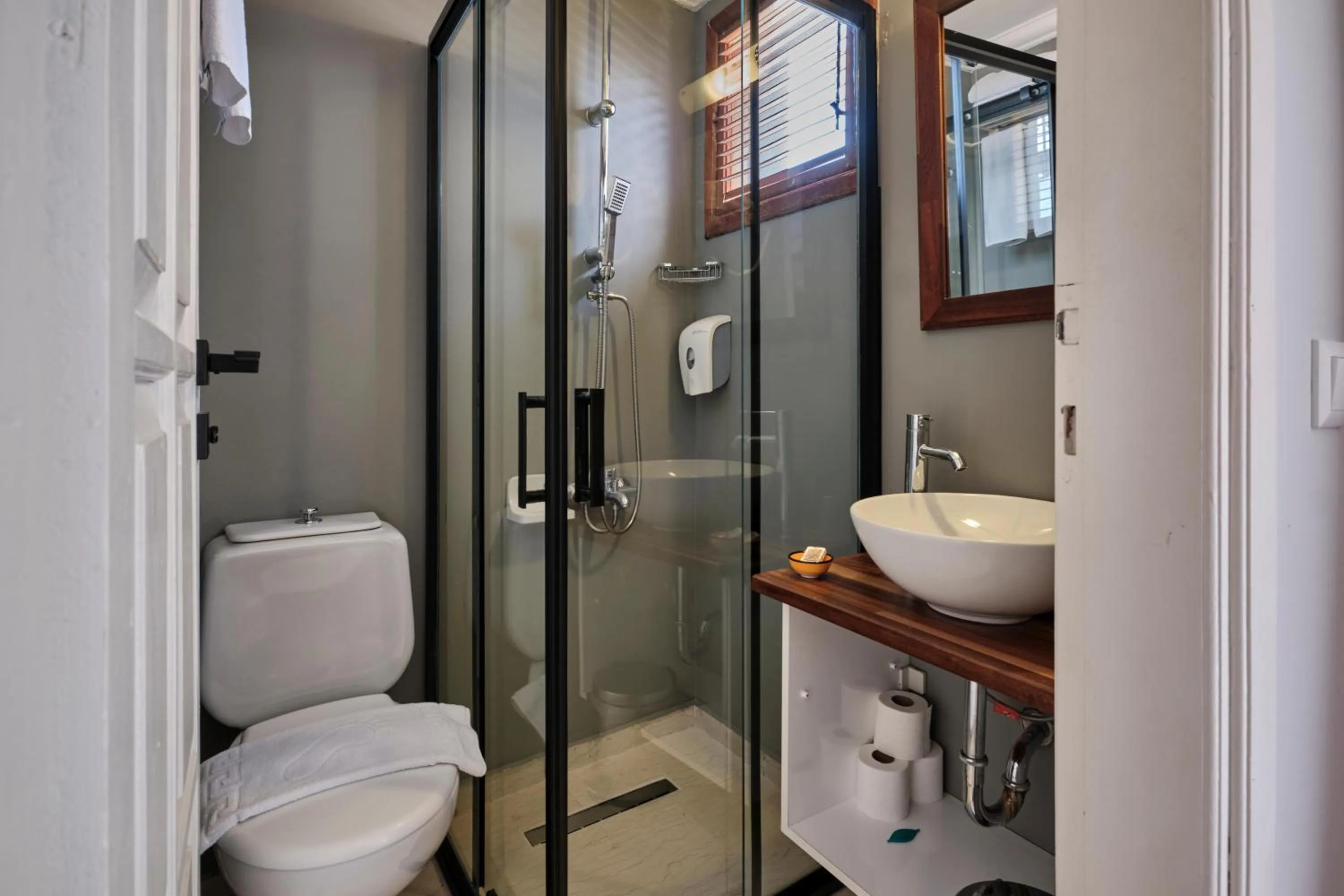 Bathroom in Aqua Princess Hotel