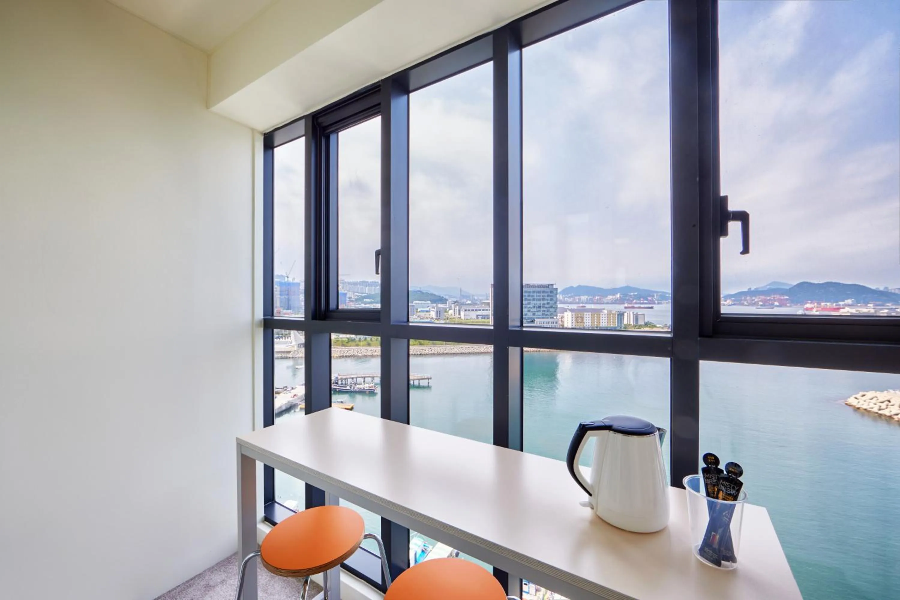 Sea view in Shiftdoor Residence Hari