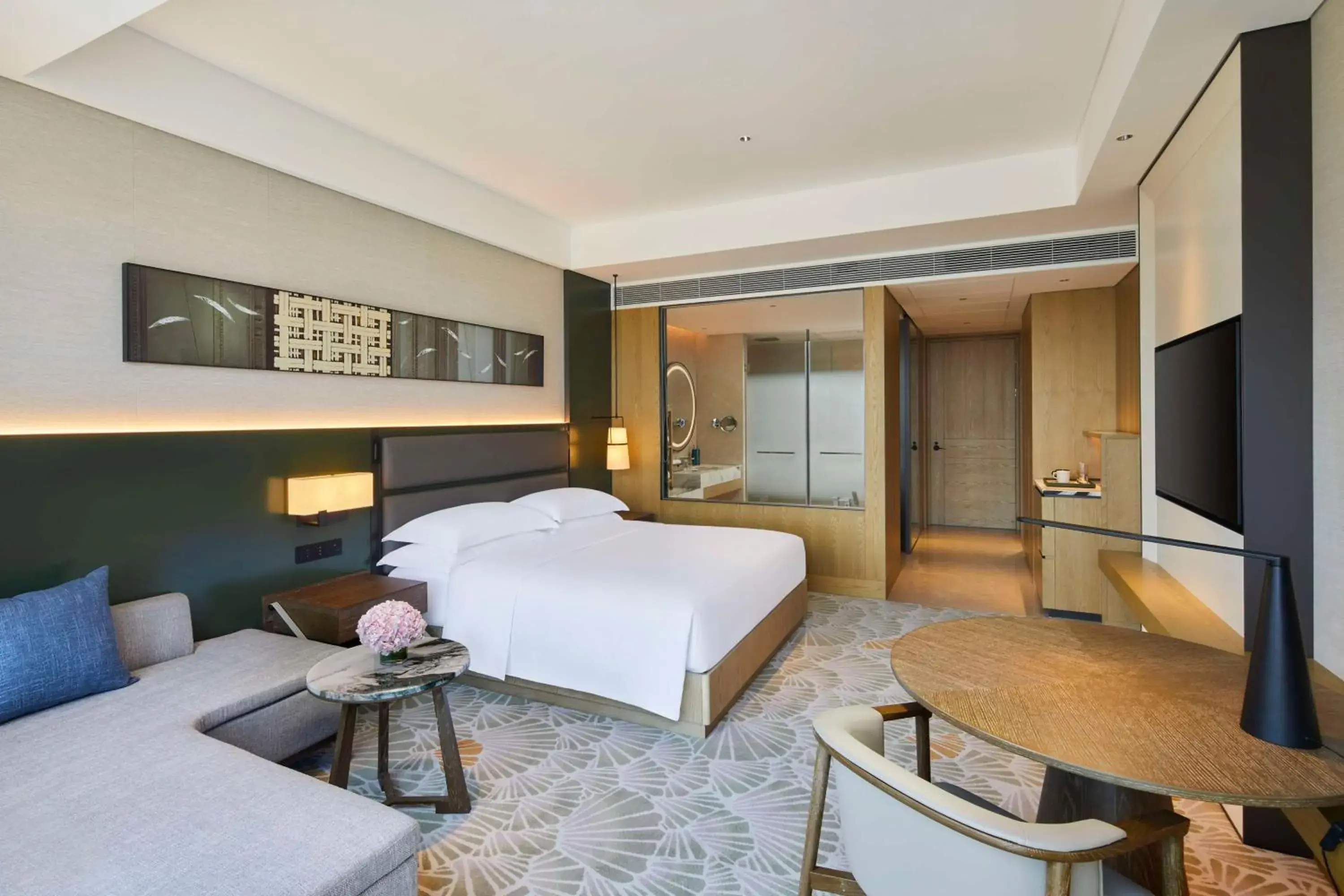 King Room - Mobility Accessible in DoubleTree By Hilton Ya'An King Room - Mobility Accessible in DoubleTree By Hilton Ya'An