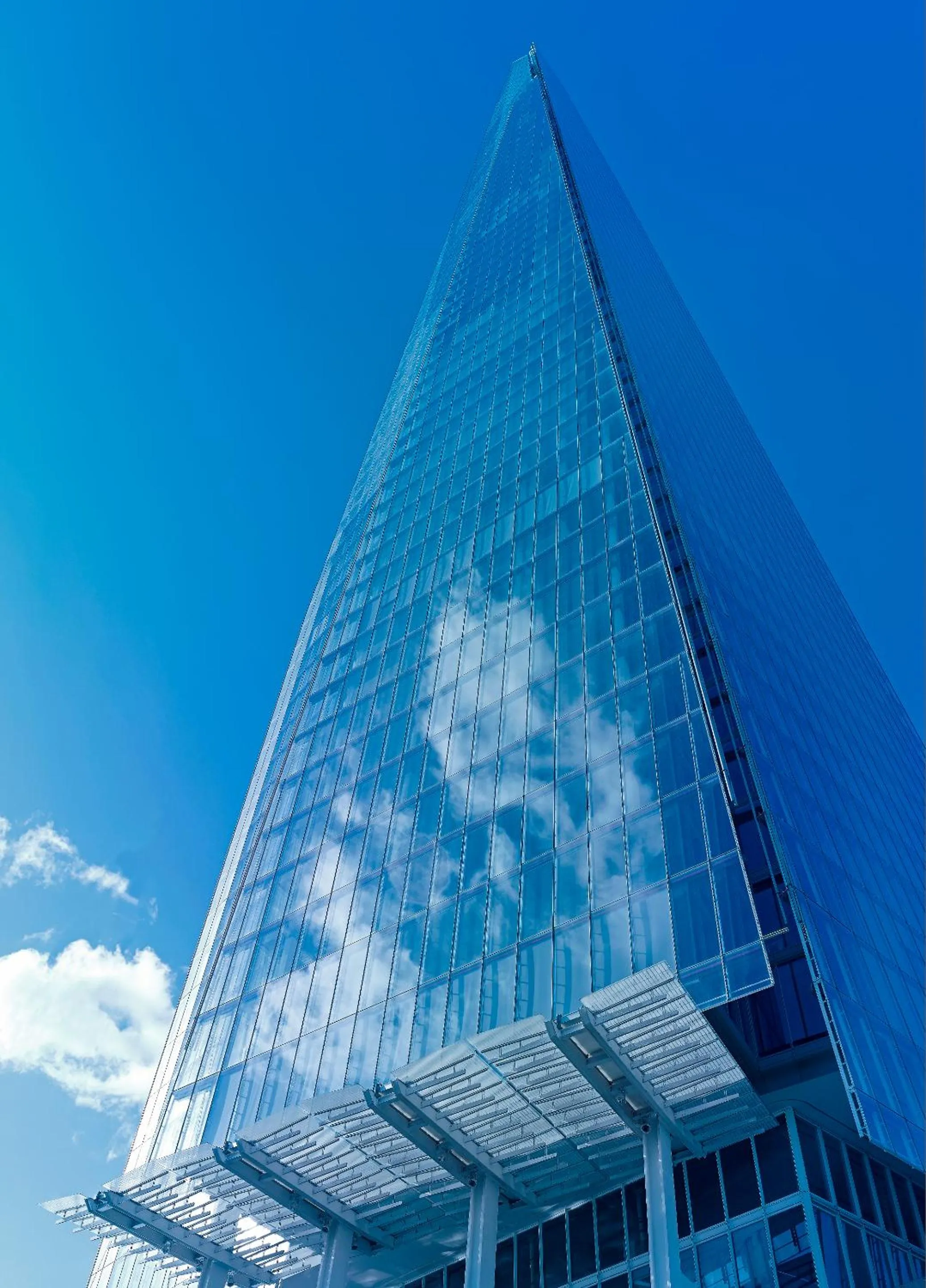 Facade/entrance in Shangri-La The Shard, London