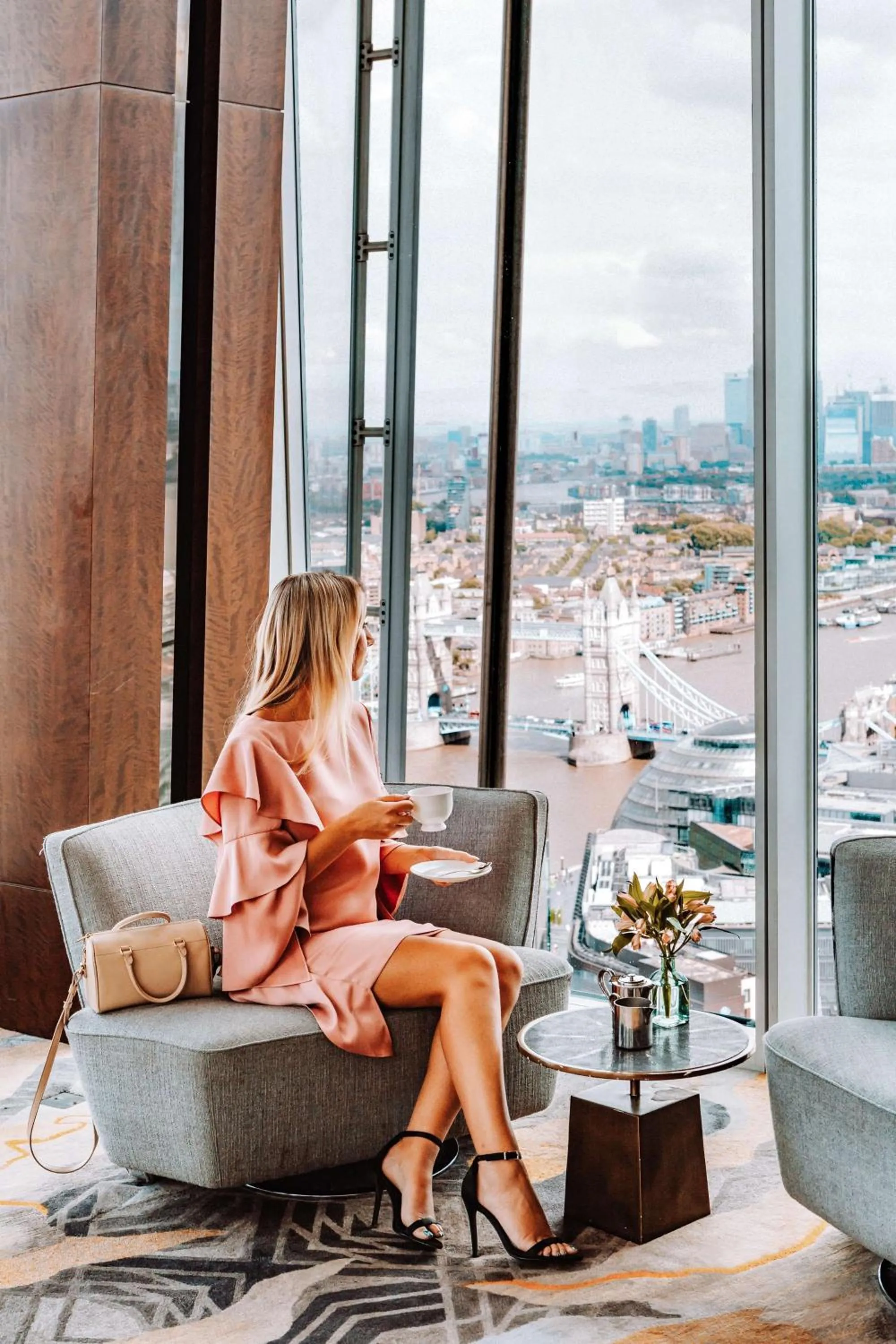 Lounge or bar in Shangri-La The Shard, London